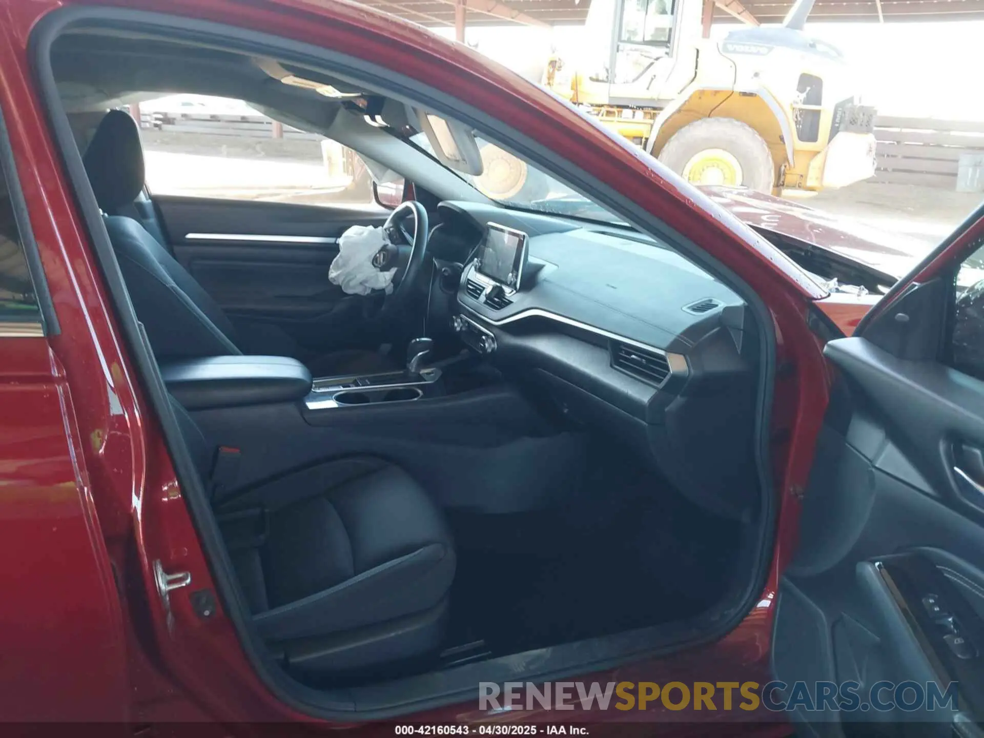5 Photograph of a damaged car 1N4BL4DV4LN319458 NISSAN ALTIMA 2020