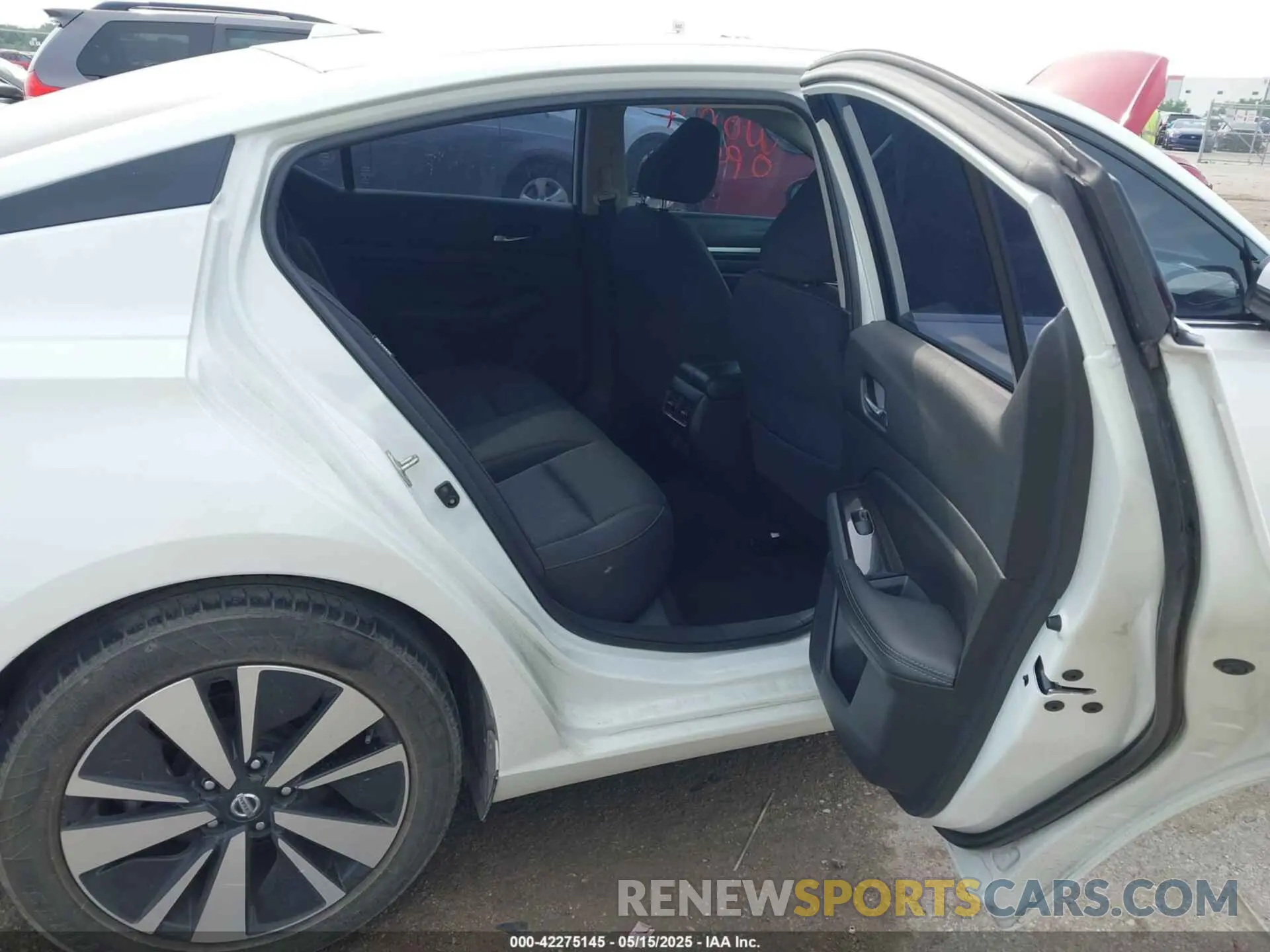 8 Photograph of a damaged car 1N4BL4DV4LN320934 NISSAN ALTIMA 2020