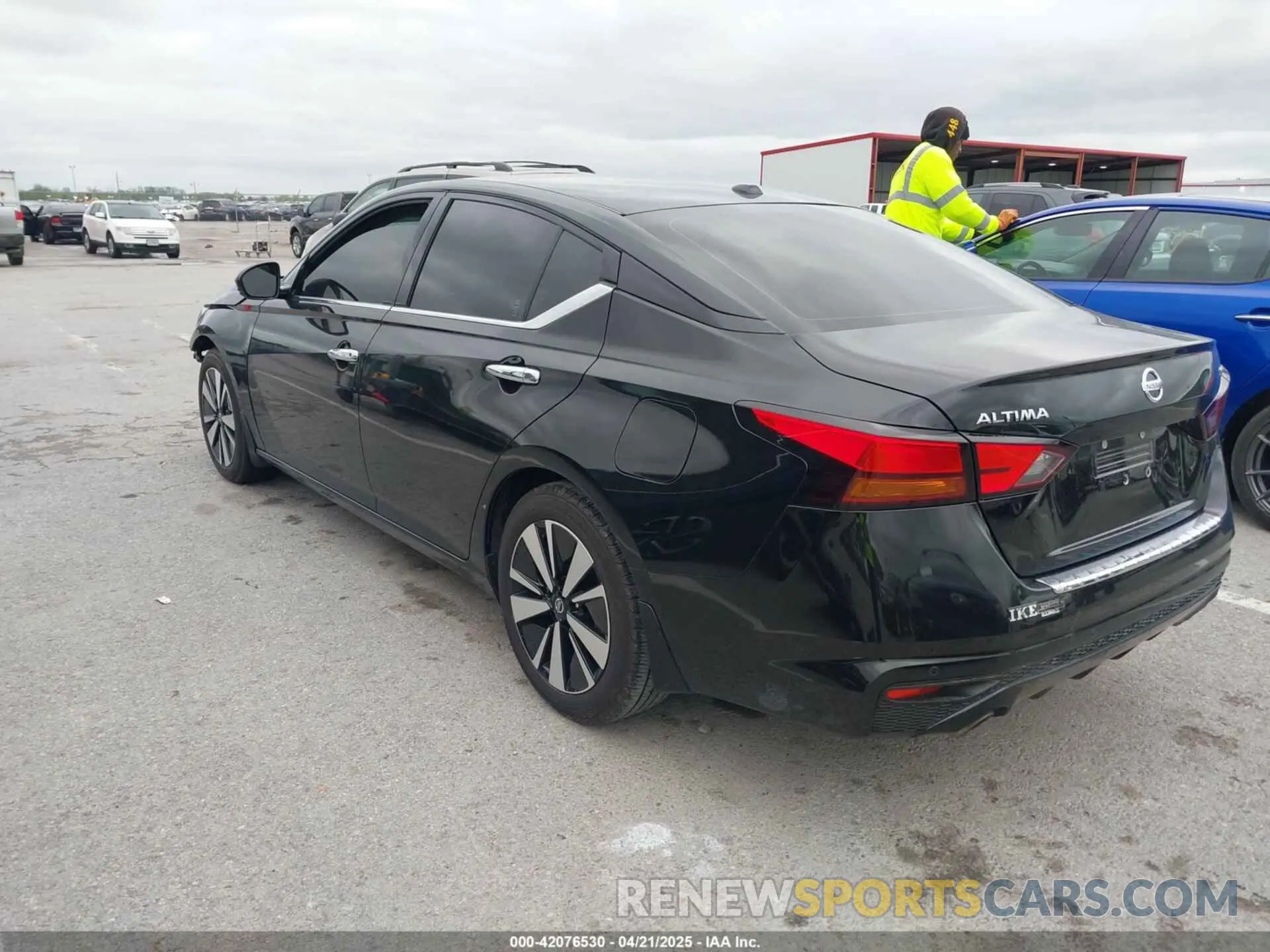3 Photograph of a damaged car 1N4BL4DV5LC273148 NISSAN ALTIMA 2020