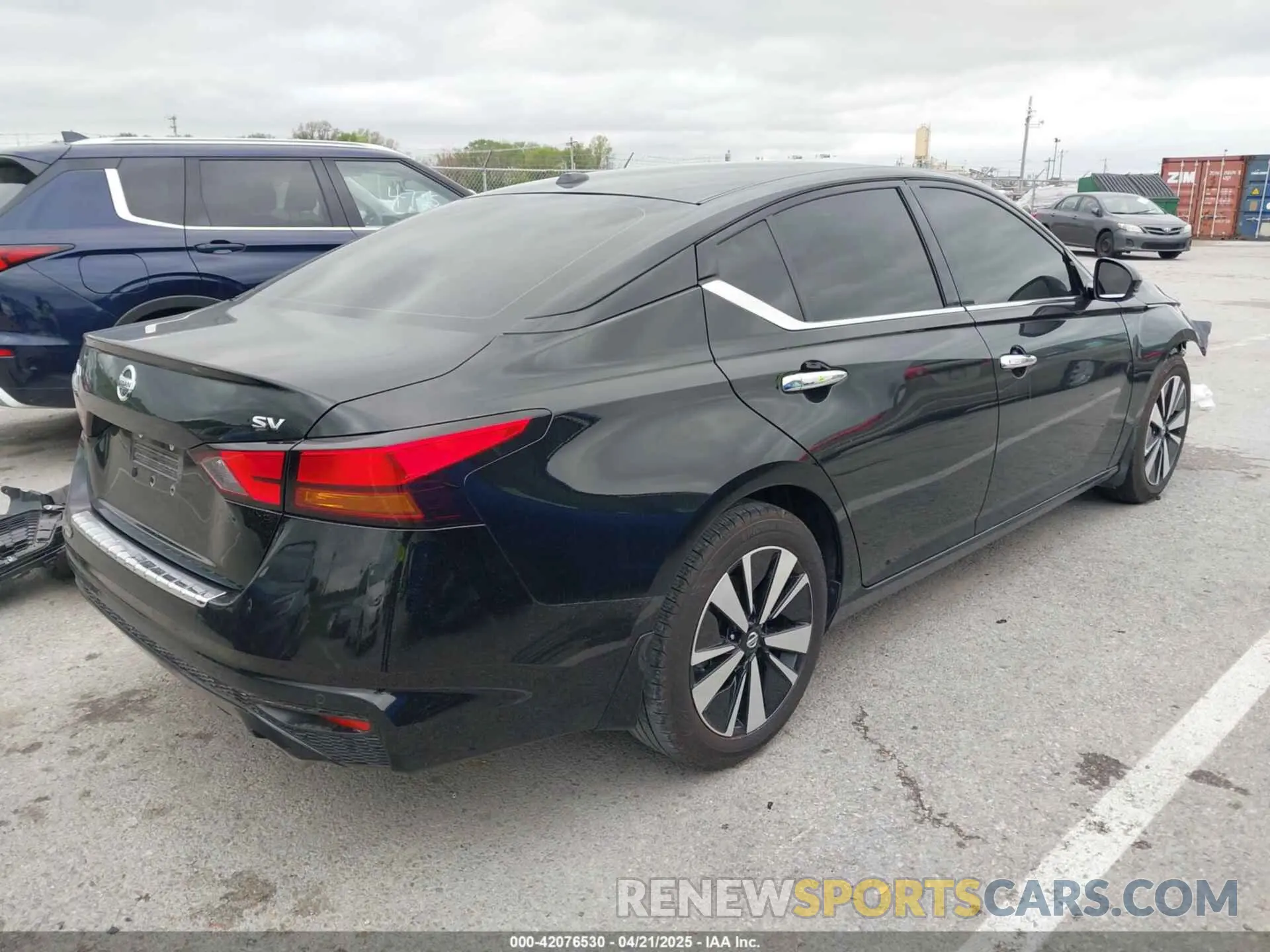 4 Photograph of a damaged car 1N4BL4DV5LC273148 NISSAN ALTIMA 2020