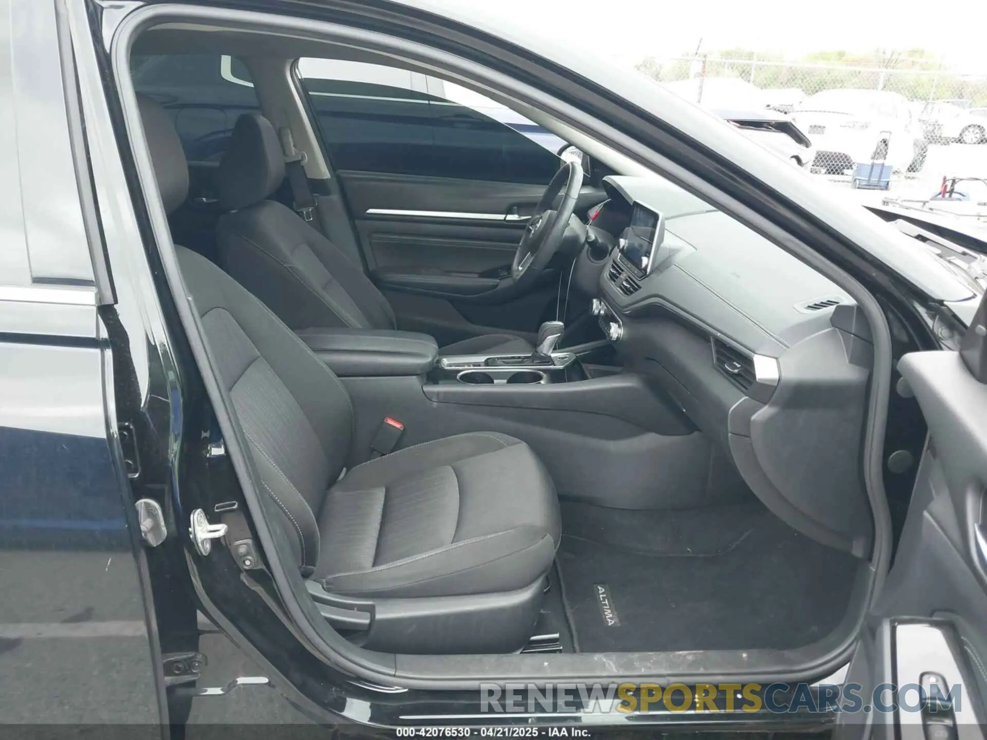 5 Photograph of a damaged car 1N4BL4DV5LC273148 NISSAN ALTIMA 2020