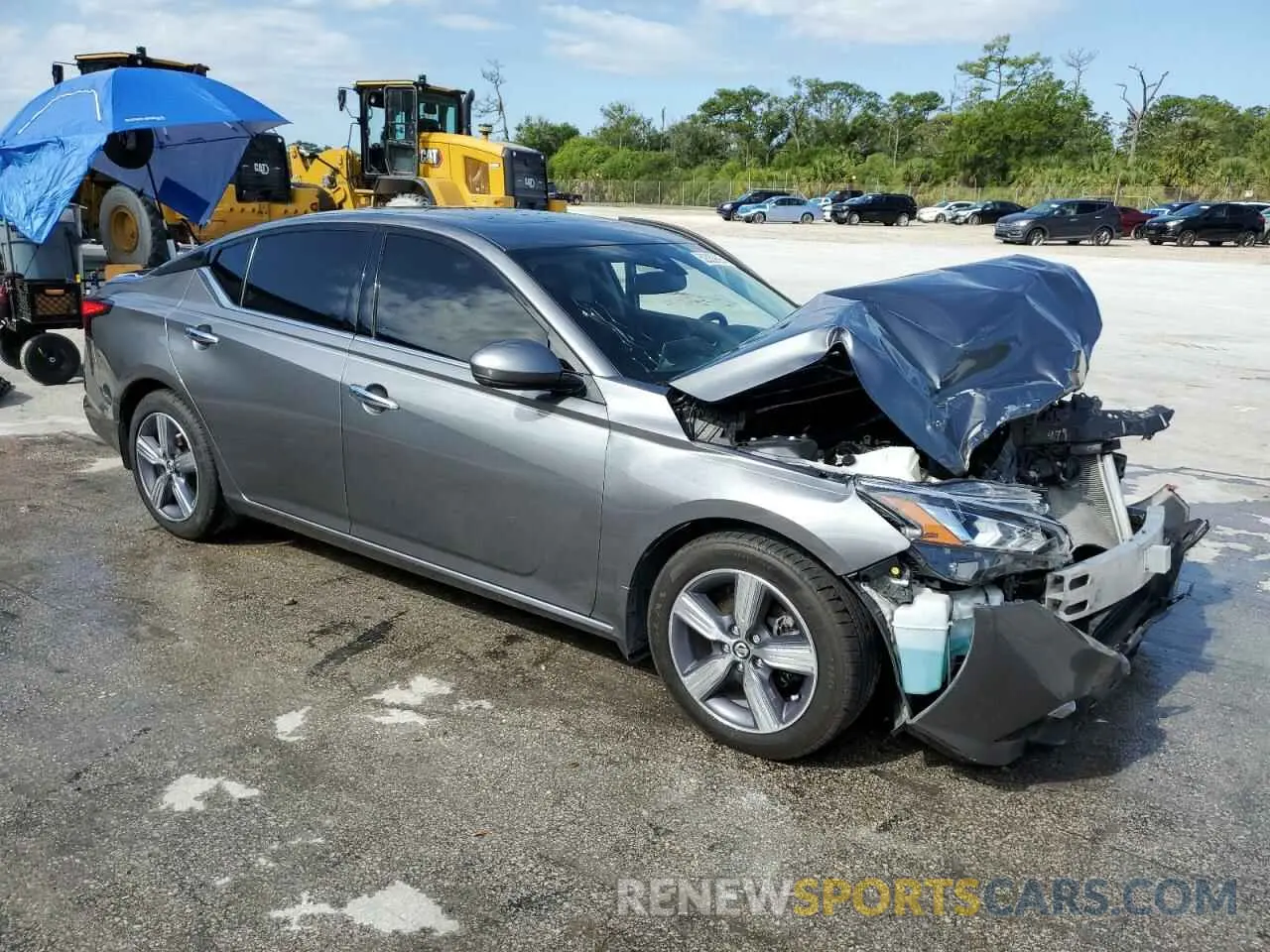 4 Photograph of a damaged car 1N4BL4DV5LC277765 NISSAN ALTIMA 2020