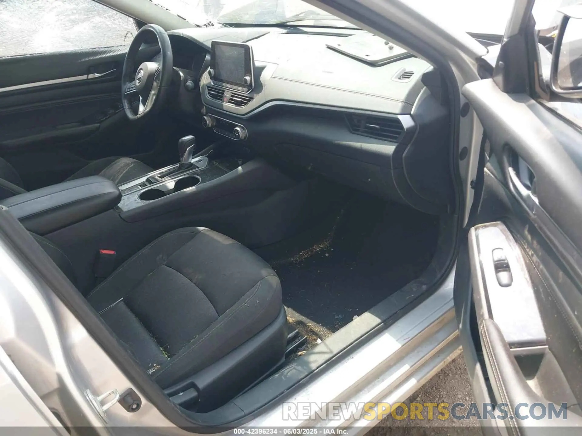 5 Photograph of a damaged car 1N4BL4DV6LC180655 NISSAN ALTIMA 2020