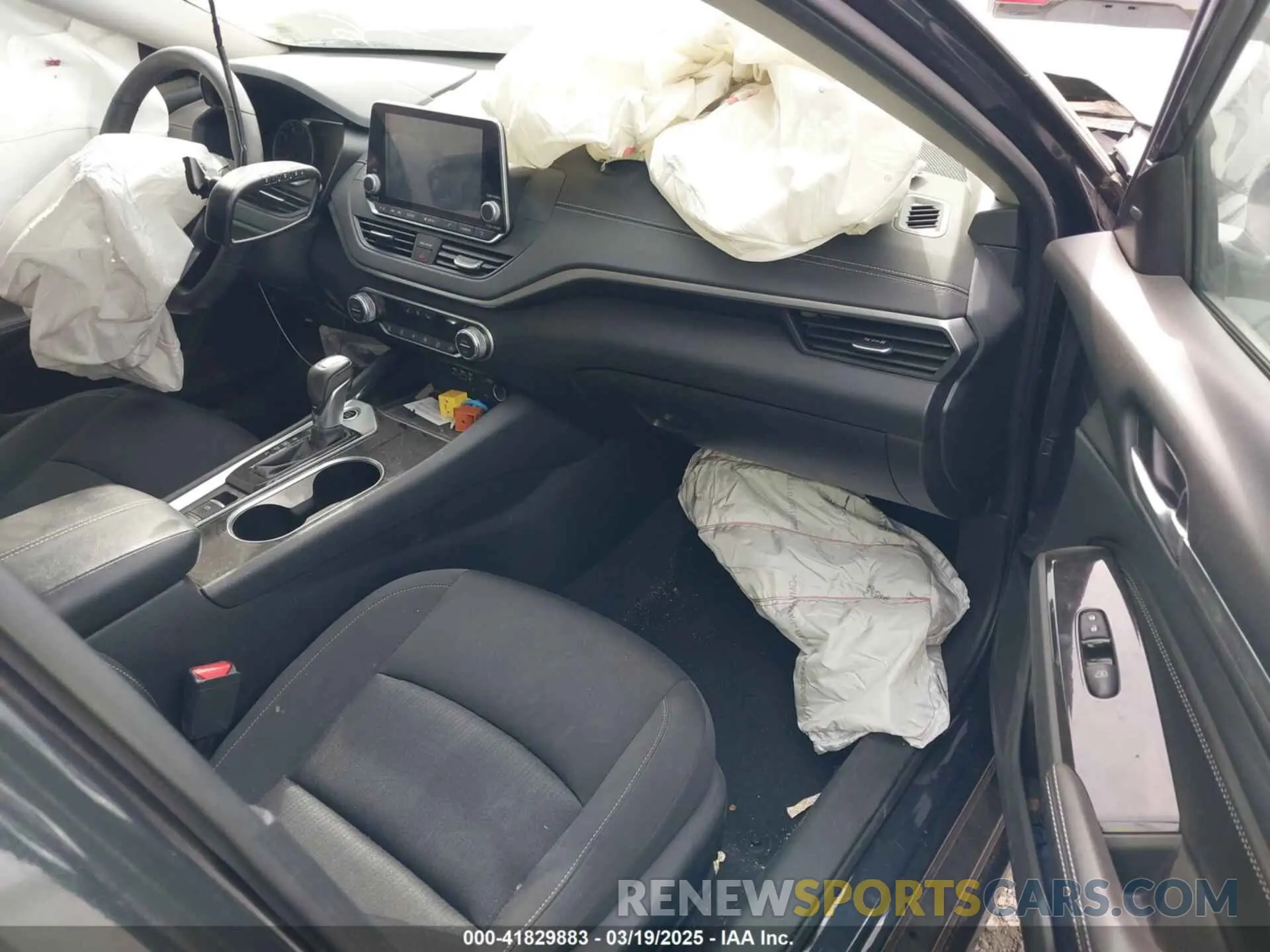 5 Photograph of a damaged car 1N4BL4DV6LC210396 NISSAN ALTIMA 2020