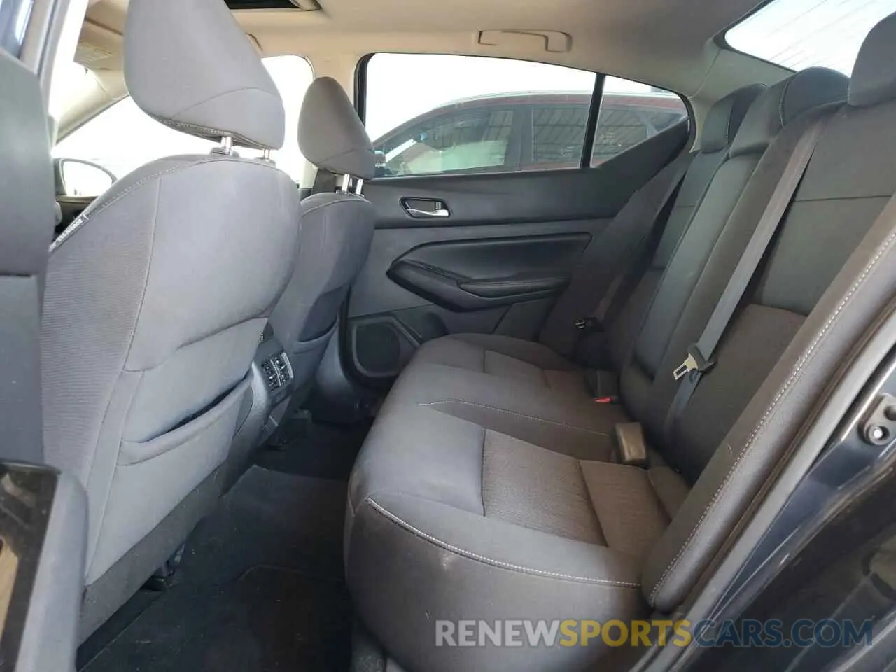 10 Photograph of a damaged car 1N4BL4DV6LC283624 NISSAN ALTIMA 2020