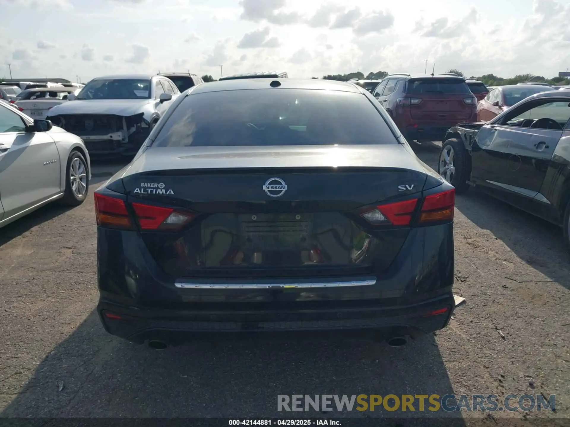 17 Photograph of a damaged car 1N4BL4DV7LC256593 NISSAN ALTIMA 2020