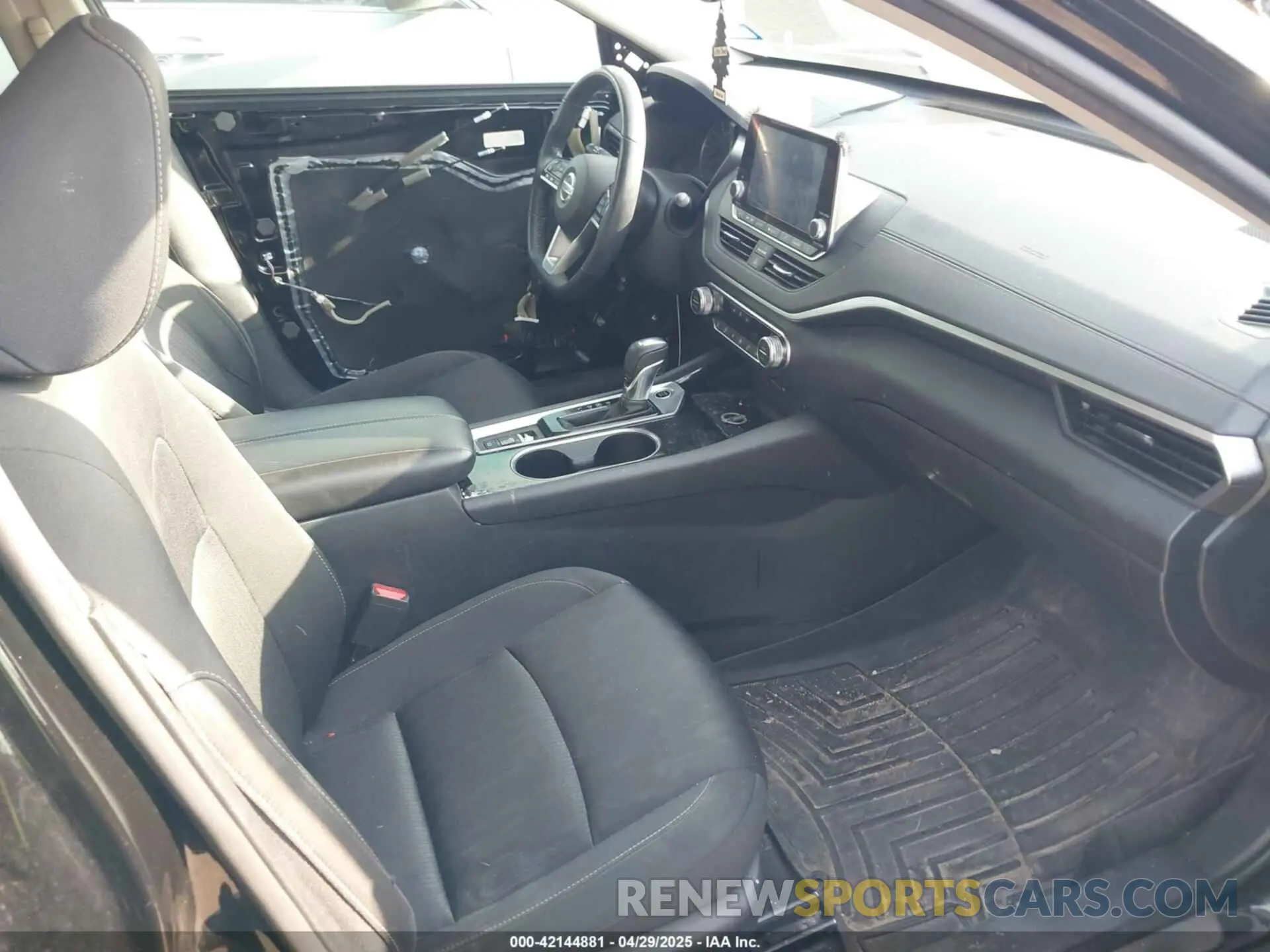 5 Photograph of a damaged car 1N4BL4DV7LC256593 NISSAN ALTIMA 2020