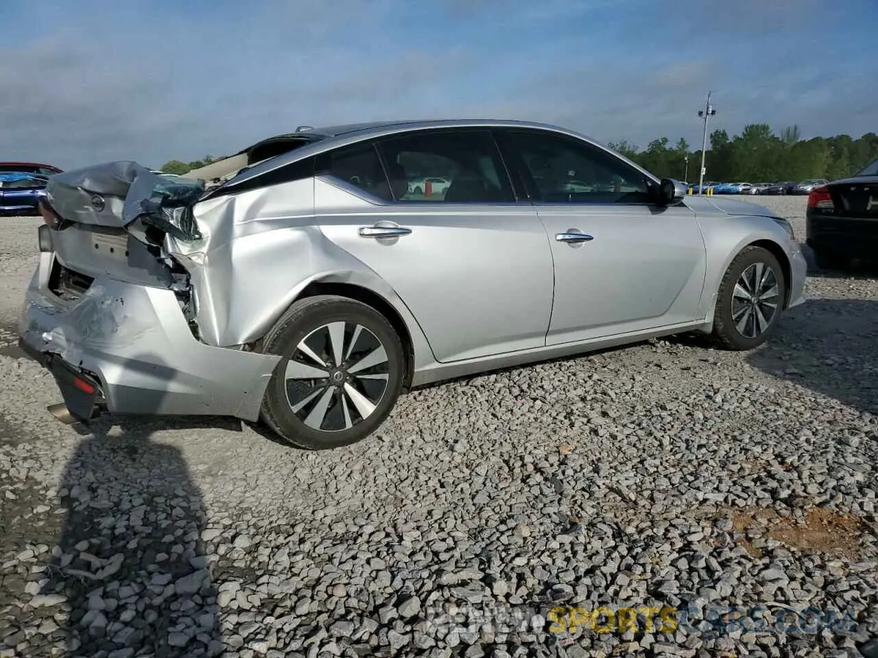 3 Photograph of a damaged car 1N4BL4DV7LC276231 NISSAN ALTIMA 2020