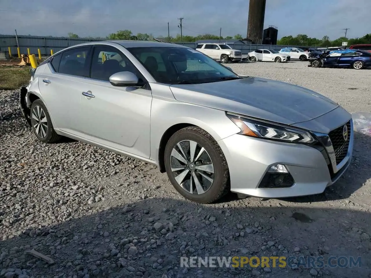 4 Photograph of a damaged car 1N4BL4DV7LC276231 NISSAN ALTIMA 2020