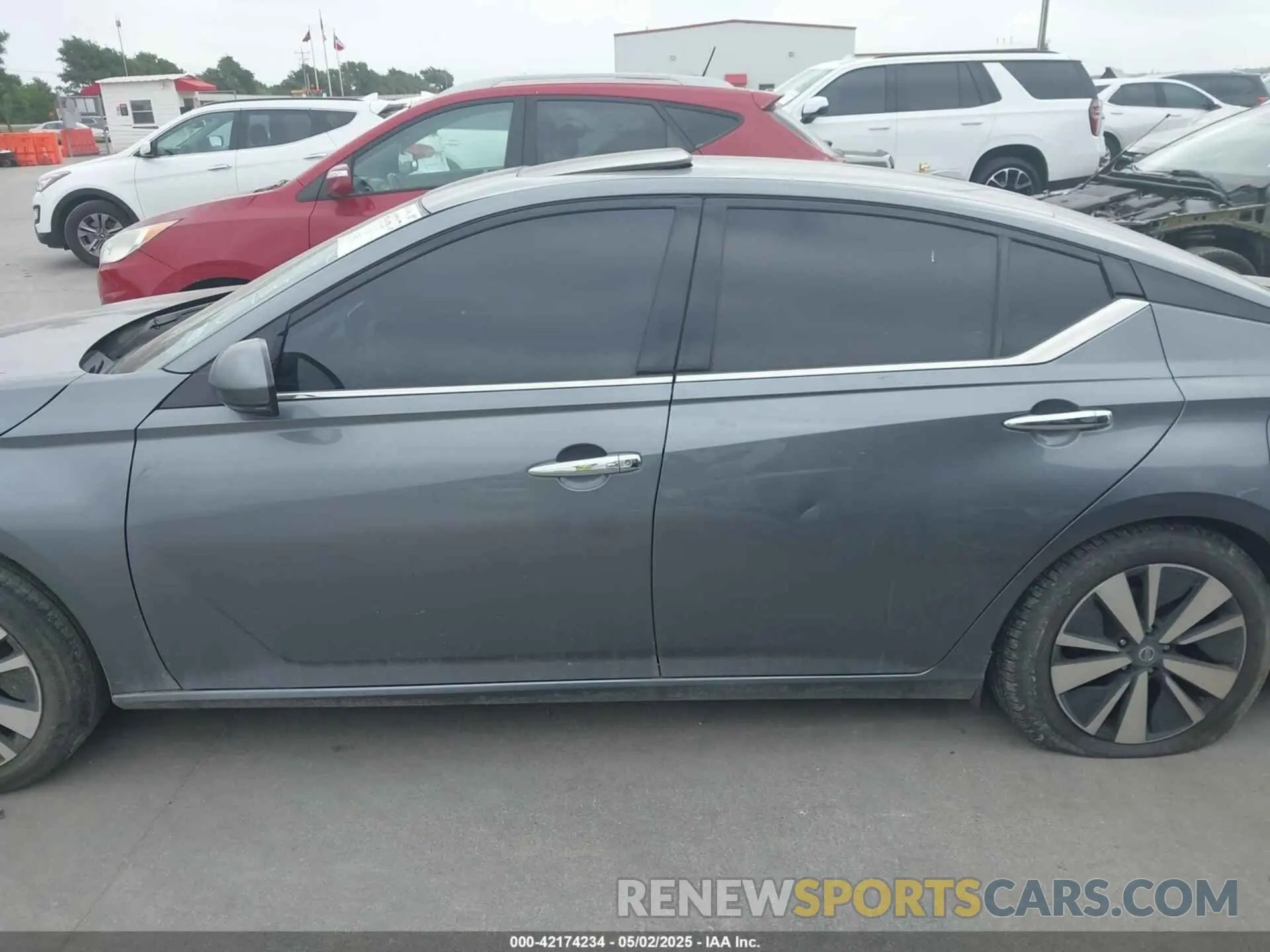15 Photograph of a damaged car 1N4BL4DW1LC167322 NISSAN ALTIMA 2020