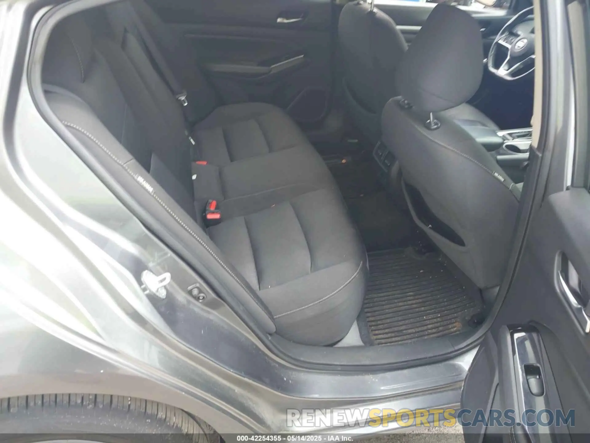 8 Photograph of a damaged car 1N4BL4DW7LC228558 NISSAN ALTIMA 2020