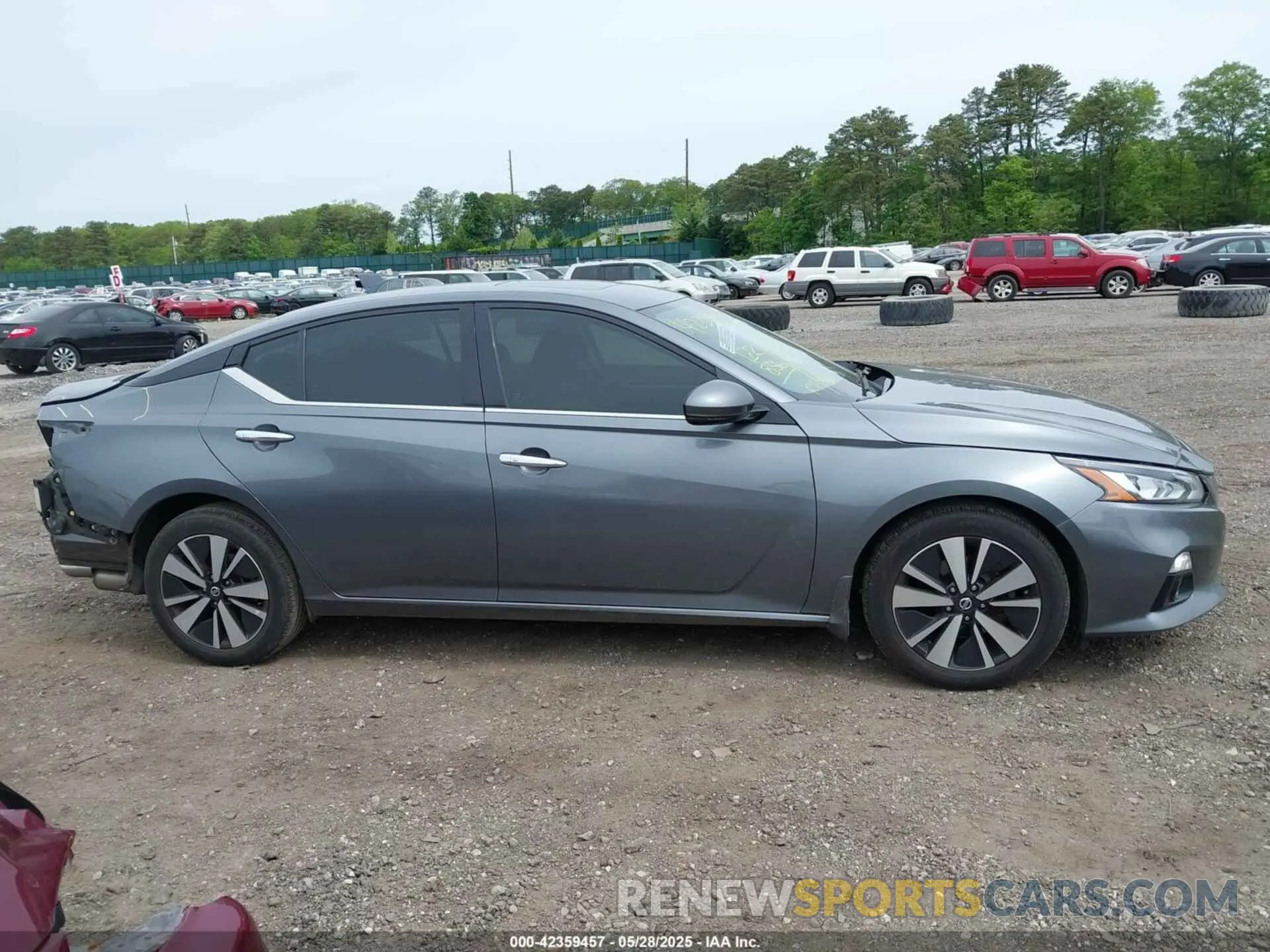 13 Photograph of a damaged car 1N4BL4DWXLC172566 NISSAN ALTIMA 2020