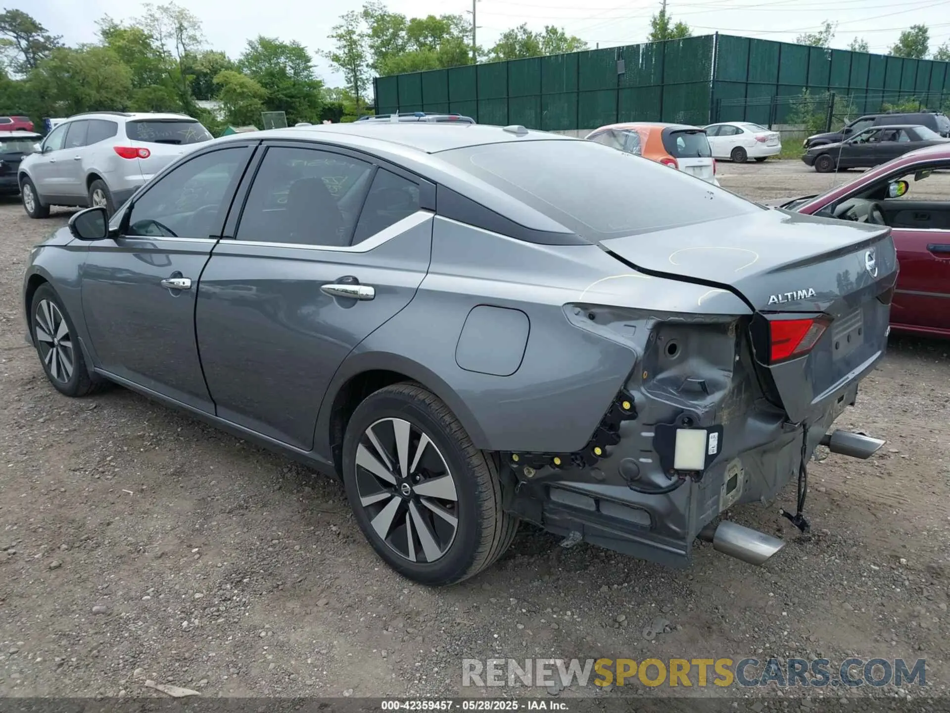 3 Photograph of a damaged car 1N4BL4DWXLC172566 NISSAN ALTIMA 2020