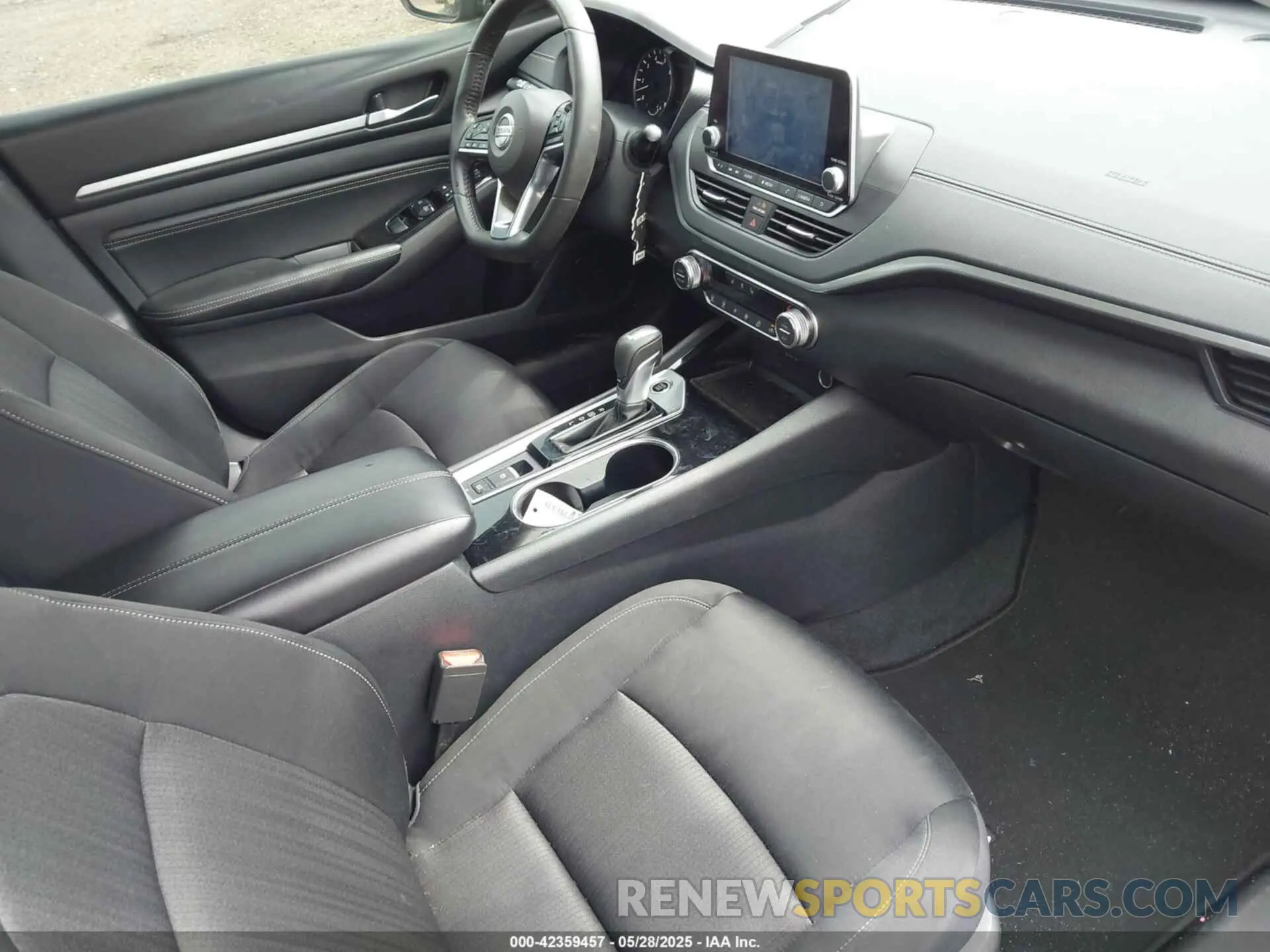 5 Photograph of a damaged car 1N4BL4DWXLC172566 NISSAN ALTIMA 2020