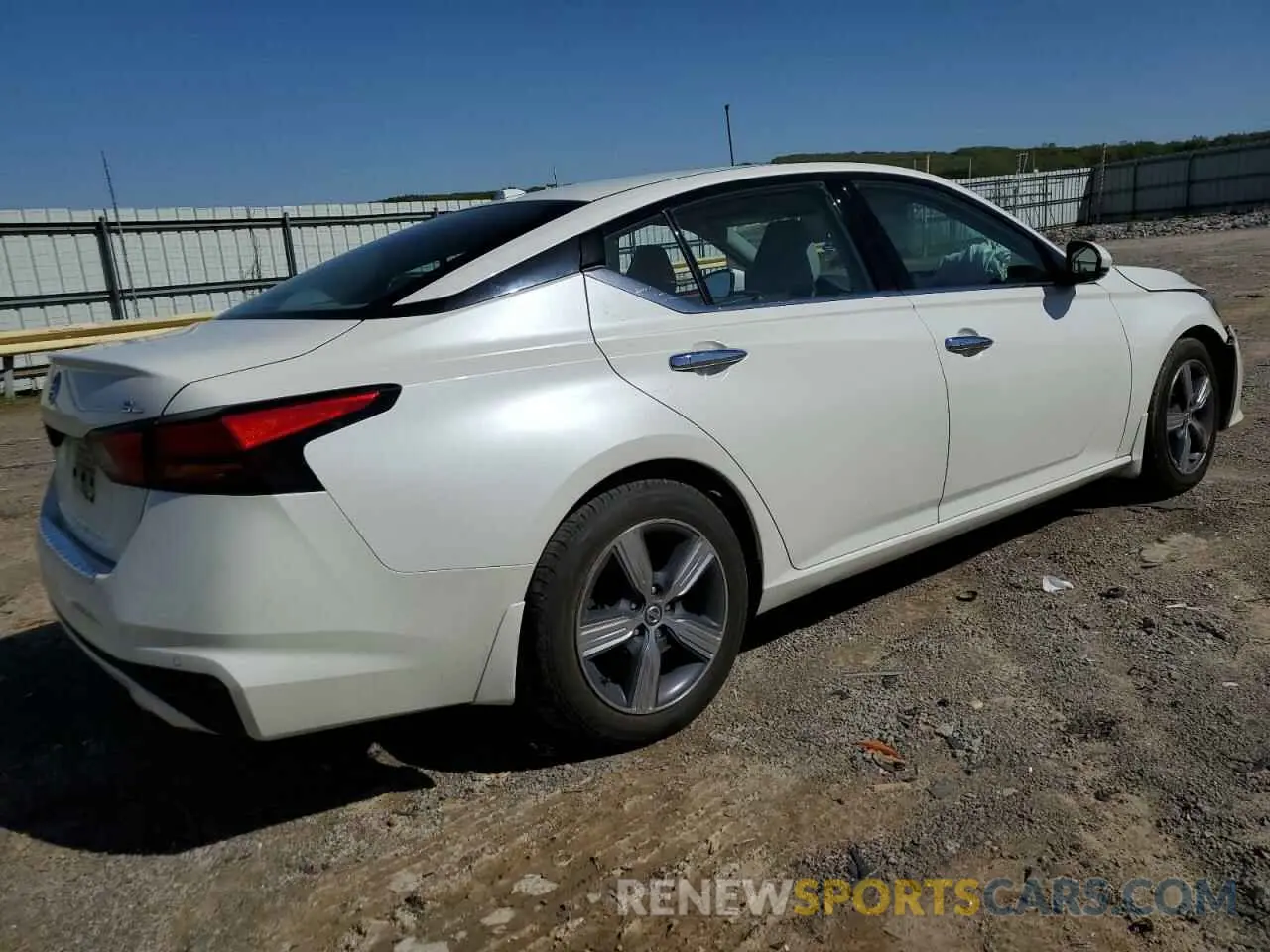 3 Photograph of a damaged car 1N4BL4EV0LC128775 NISSAN ALTIMA 2020