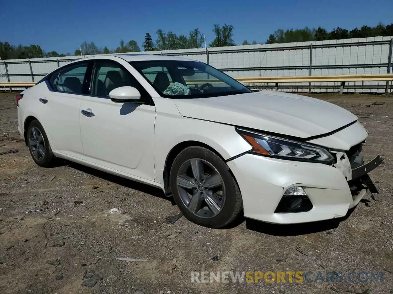 4 Photograph of a damaged car 1N4BL4EV0LC128775 NISSAN ALTIMA 2020