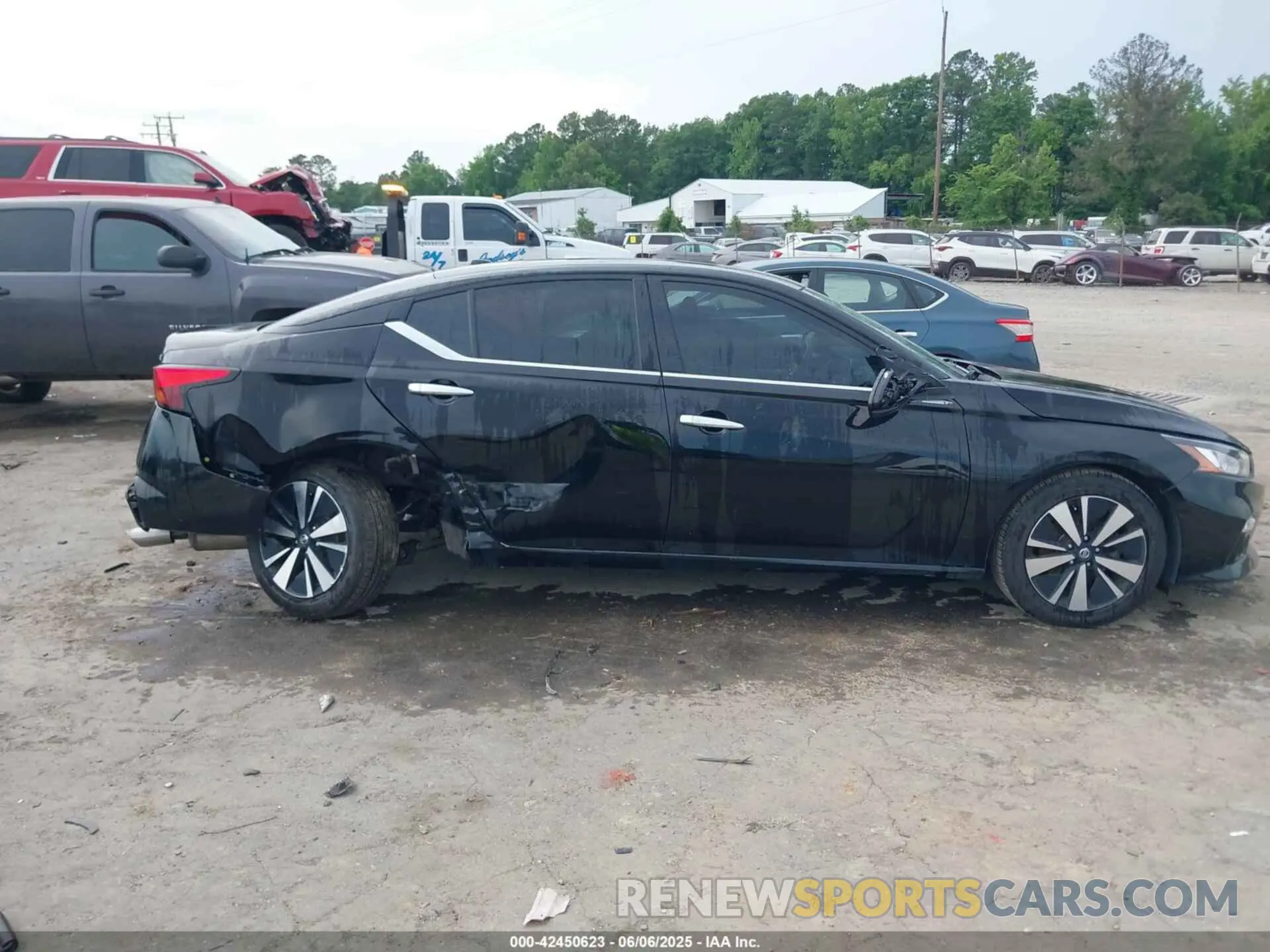 13 Photograph of a damaged car 1N4BL4EV0LC146922 NISSAN ALTIMA 2020