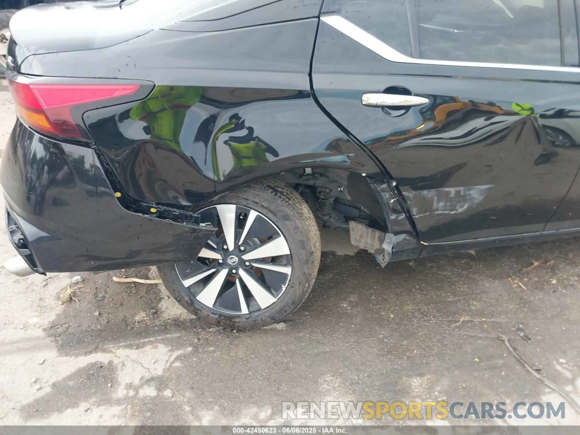 6 Photograph of a damaged car 1N4BL4EV0LC146922 NISSAN ALTIMA 2020