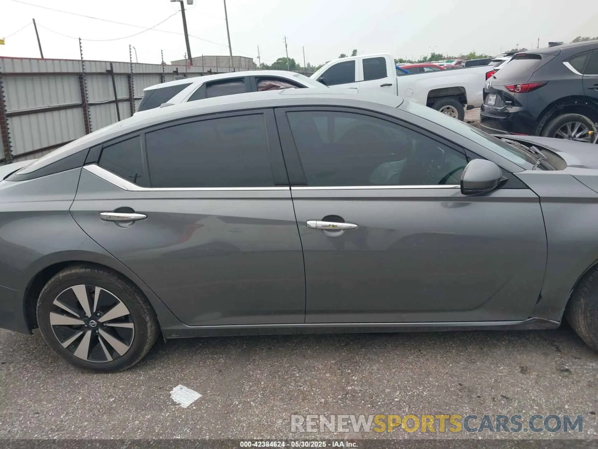 13 Photograph of a damaged car 1N4BL4EV0LN301618 NISSAN ALTIMA 2020