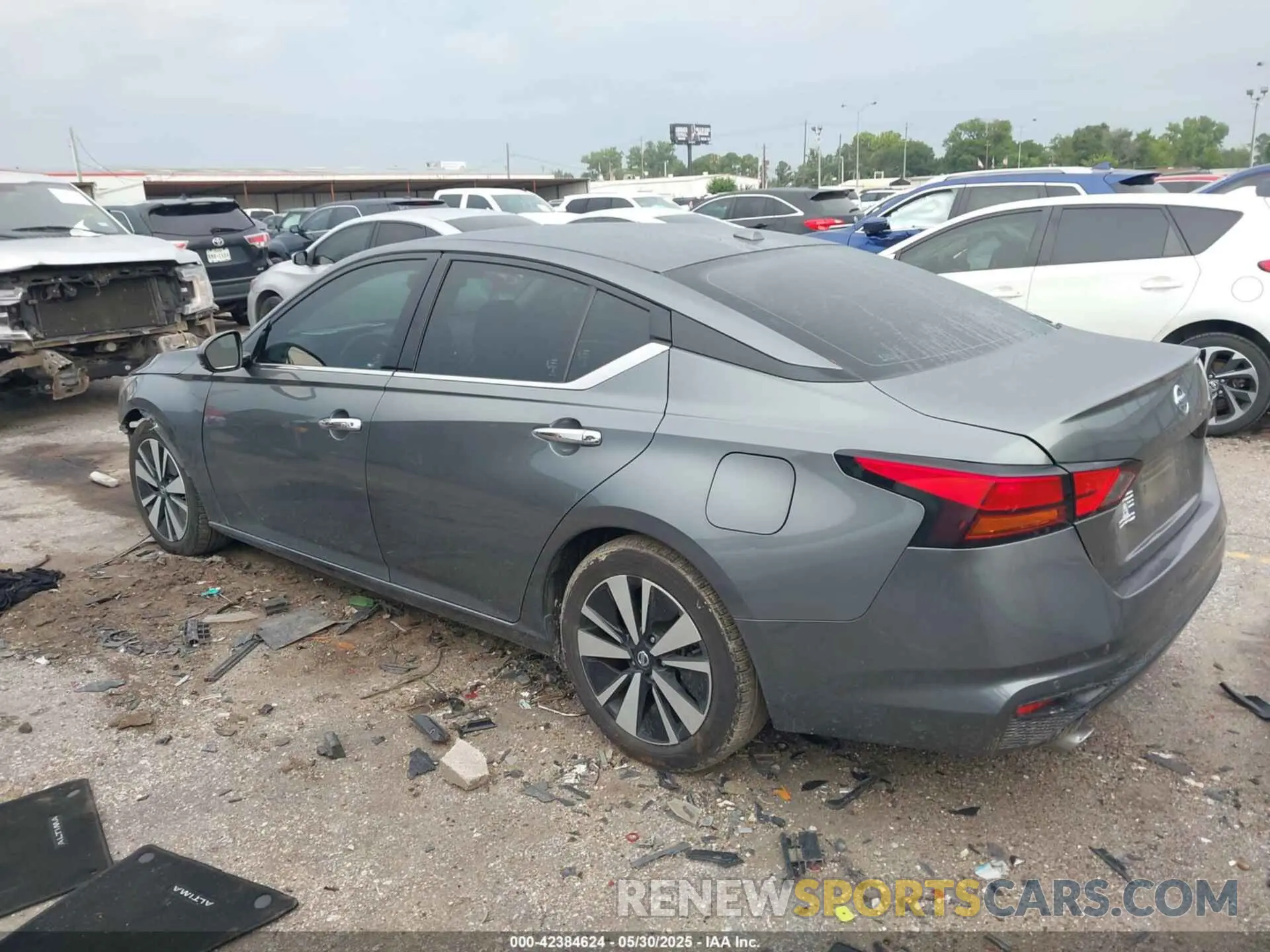 3 Photograph of a damaged car 1N4BL4EV0LN301618 NISSAN ALTIMA 2020