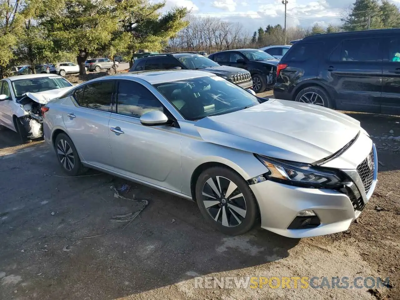 4 Photograph of a damaged car 1N4BL4EV1LC146119 NISSAN ALTIMA 2020