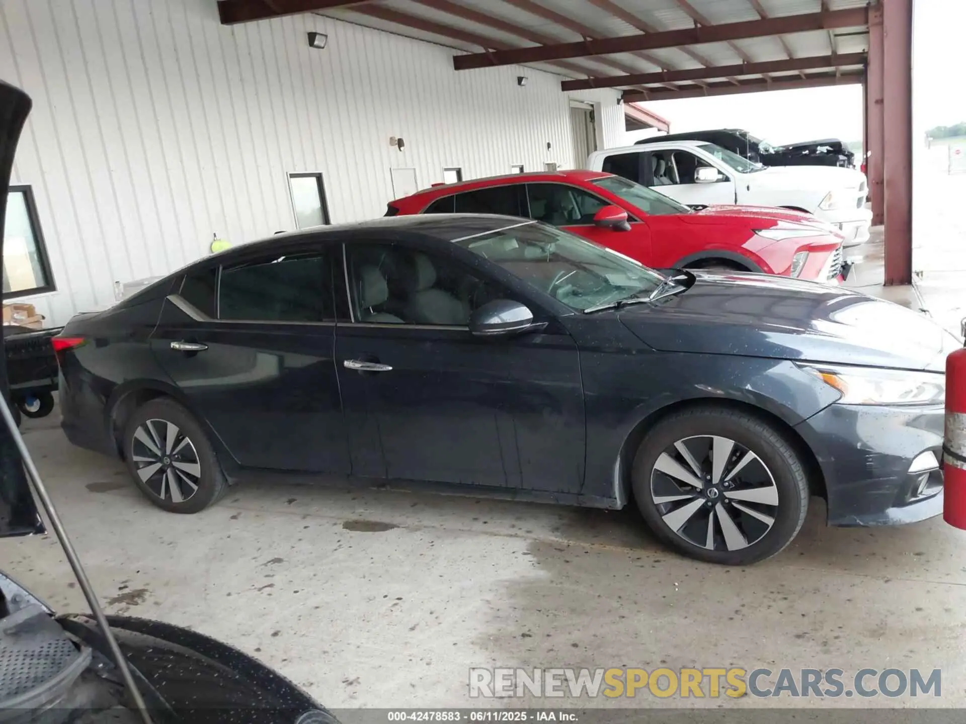 11 Photograph of a damaged car 1N4BL4EV1LC162255 NISSAN ALTIMA 2020