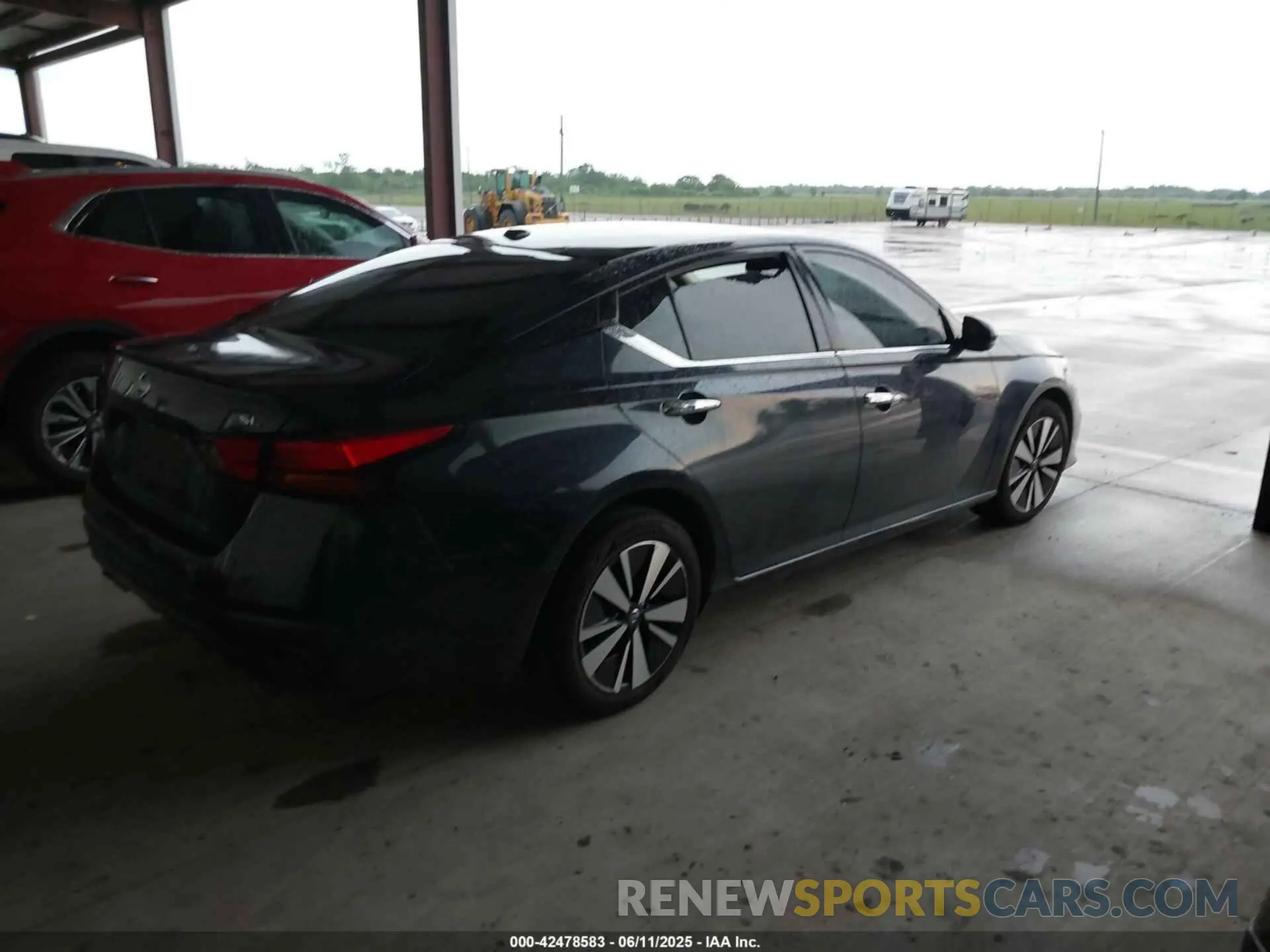 4 Photograph of a damaged car 1N4BL4EV1LC162255 NISSAN ALTIMA 2020