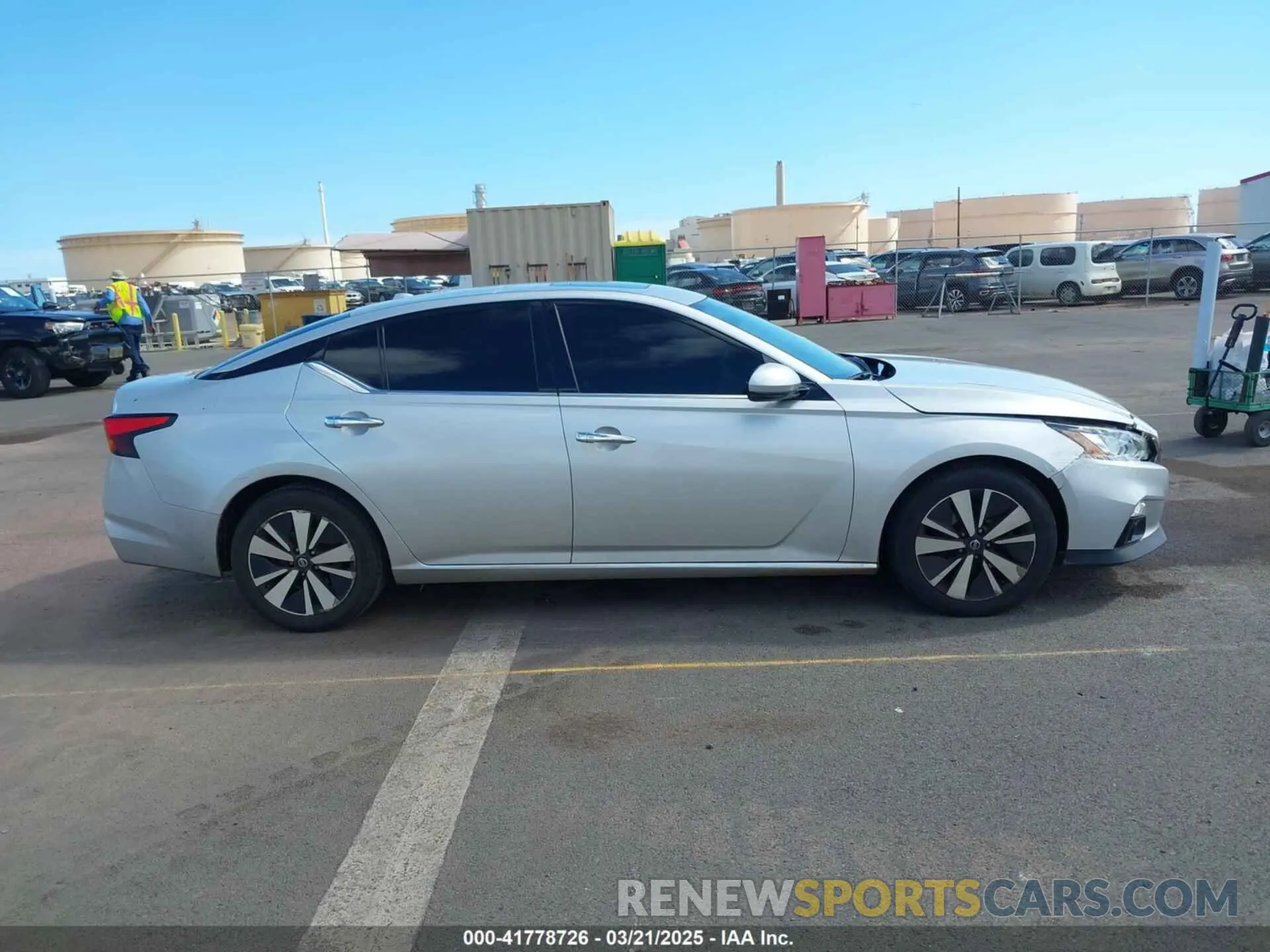 13 Photograph of a damaged car 1N4BL4EV2LC135355 NISSAN ALTIMA 2020