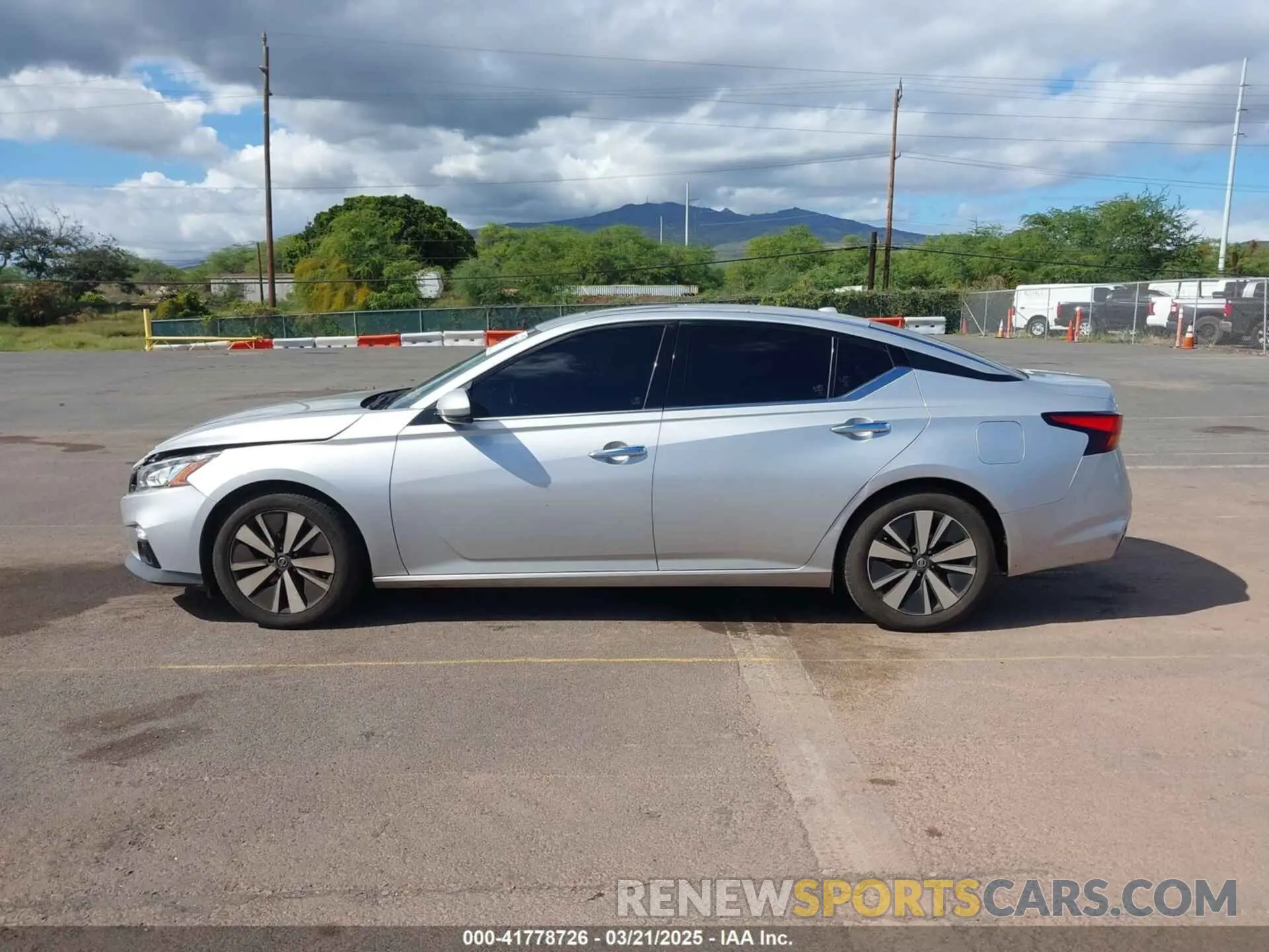 14 Photograph of a damaged car 1N4BL4EV2LC135355 NISSAN ALTIMA 2020