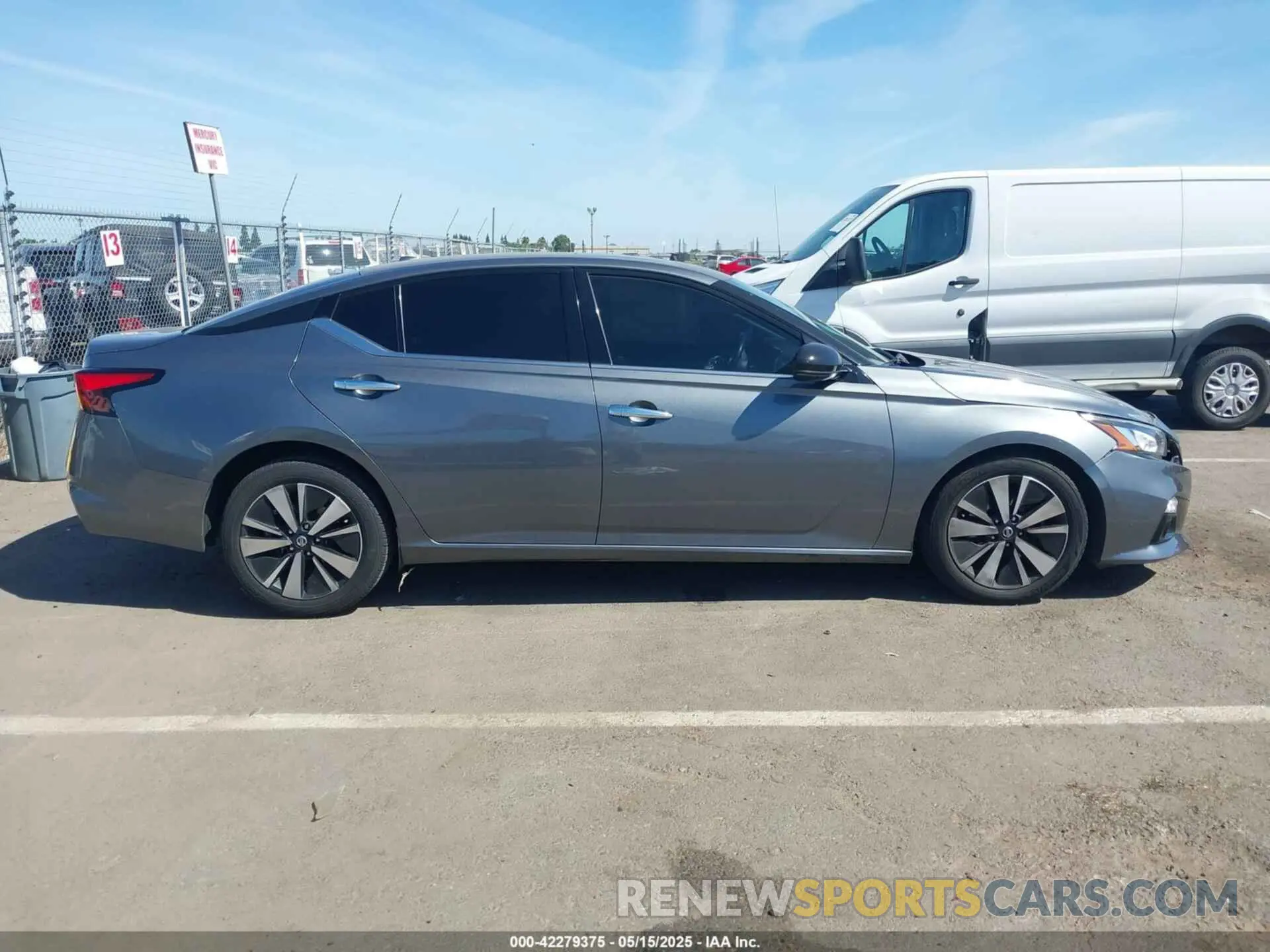 13 Photograph of a damaged car 1N4BL4EV3LC133078 NISSAN ALTIMA 2020
