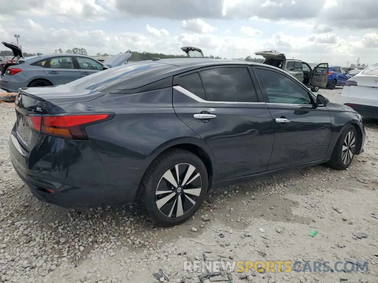3 Photograph of a damaged car 1N4BL4EV3LC136708 NISSAN ALTIMA 2020