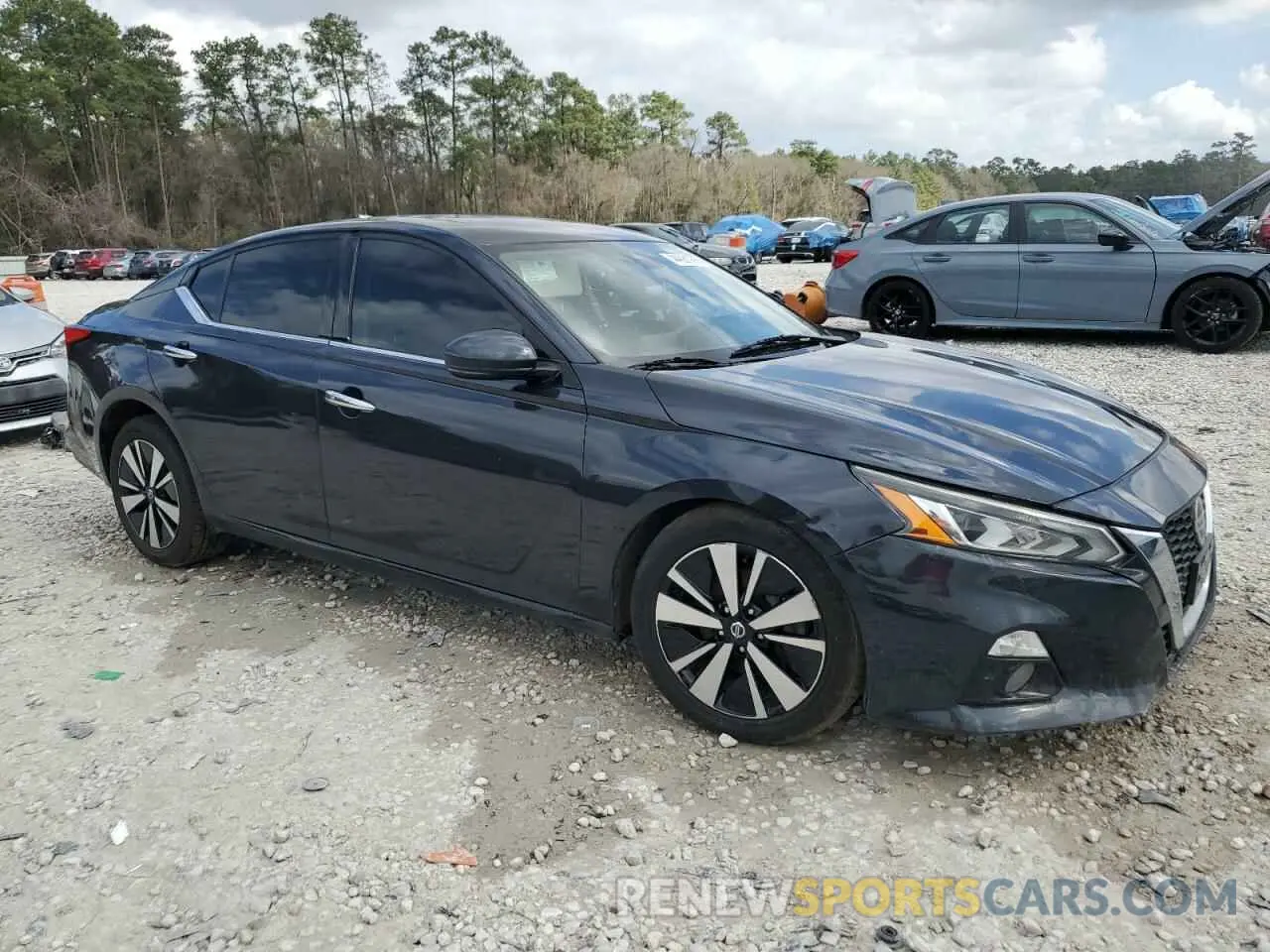4 Photograph of a damaged car 1N4BL4EV3LC136708 NISSAN ALTIMA 2020