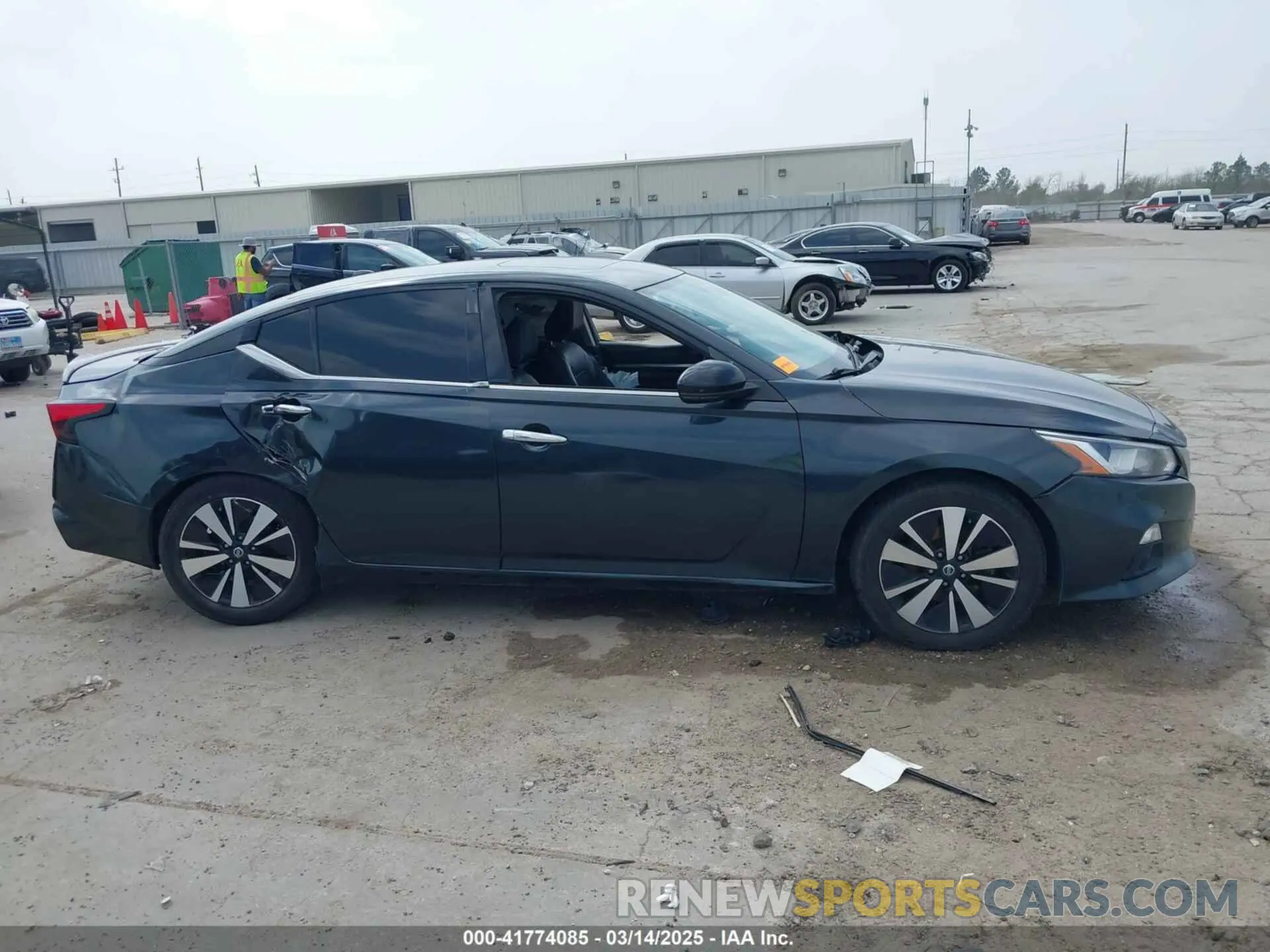 13 Photograph of a damaged car 1N4BL4EV3LC160149 NISSAN ALTIMA 2020