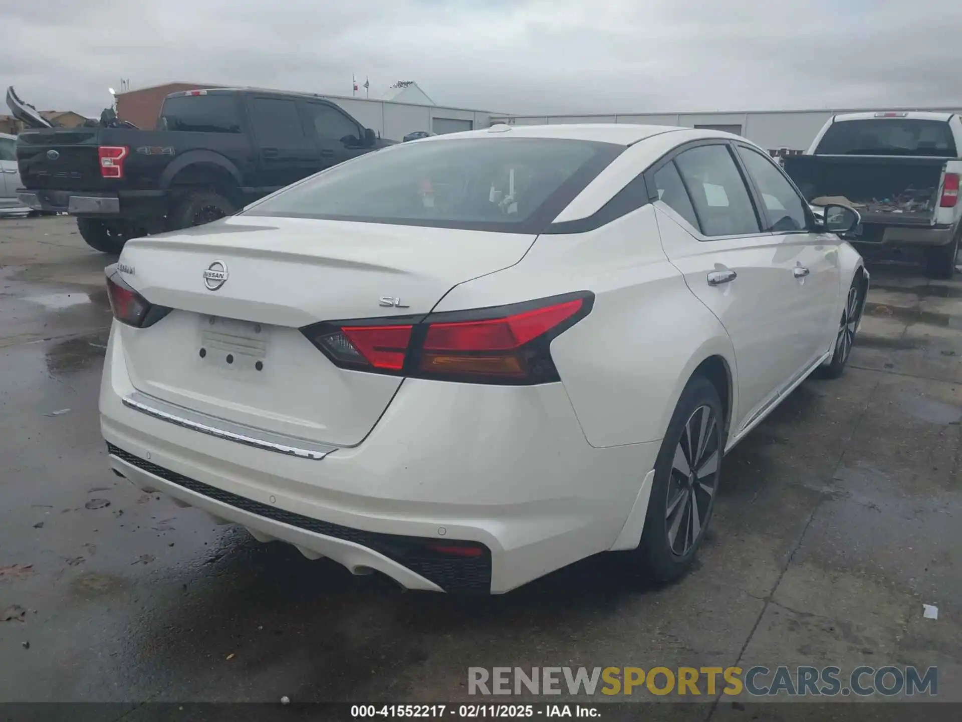 4 Photograph of a damaged car 1N4BL4EV3LC226313 NISSAN ALTIMA 2020