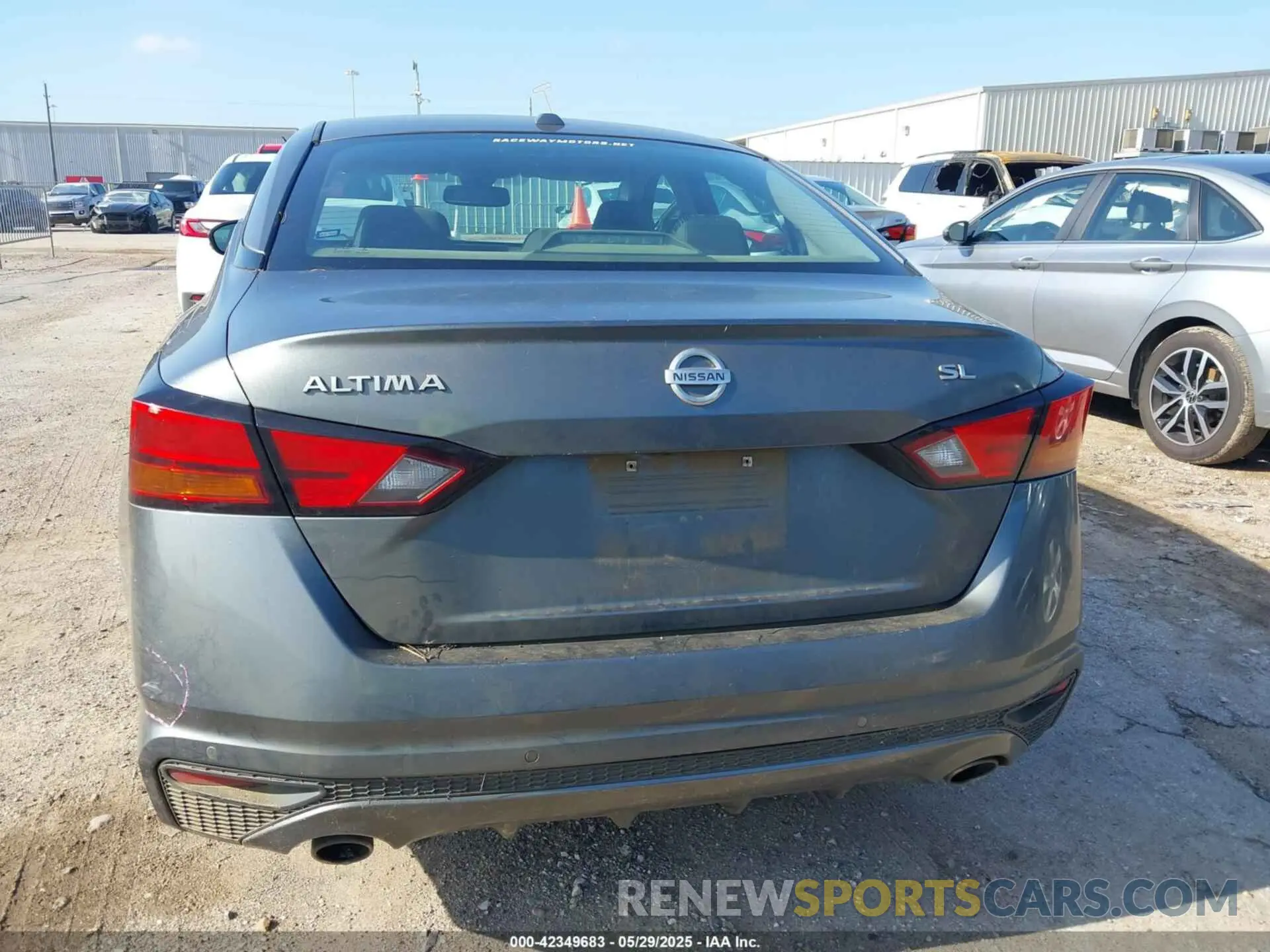 17 Photograph of a damaged car 1N4BL4EV5LC127380 NISSAN ALTIMA 2020