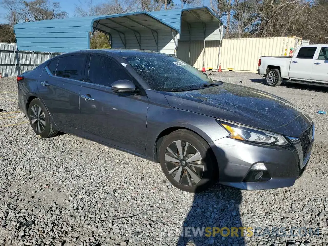 4 Photograph of a damaged car 1N4BL4EV5LC128173 NISSAN ALTIMA 2020