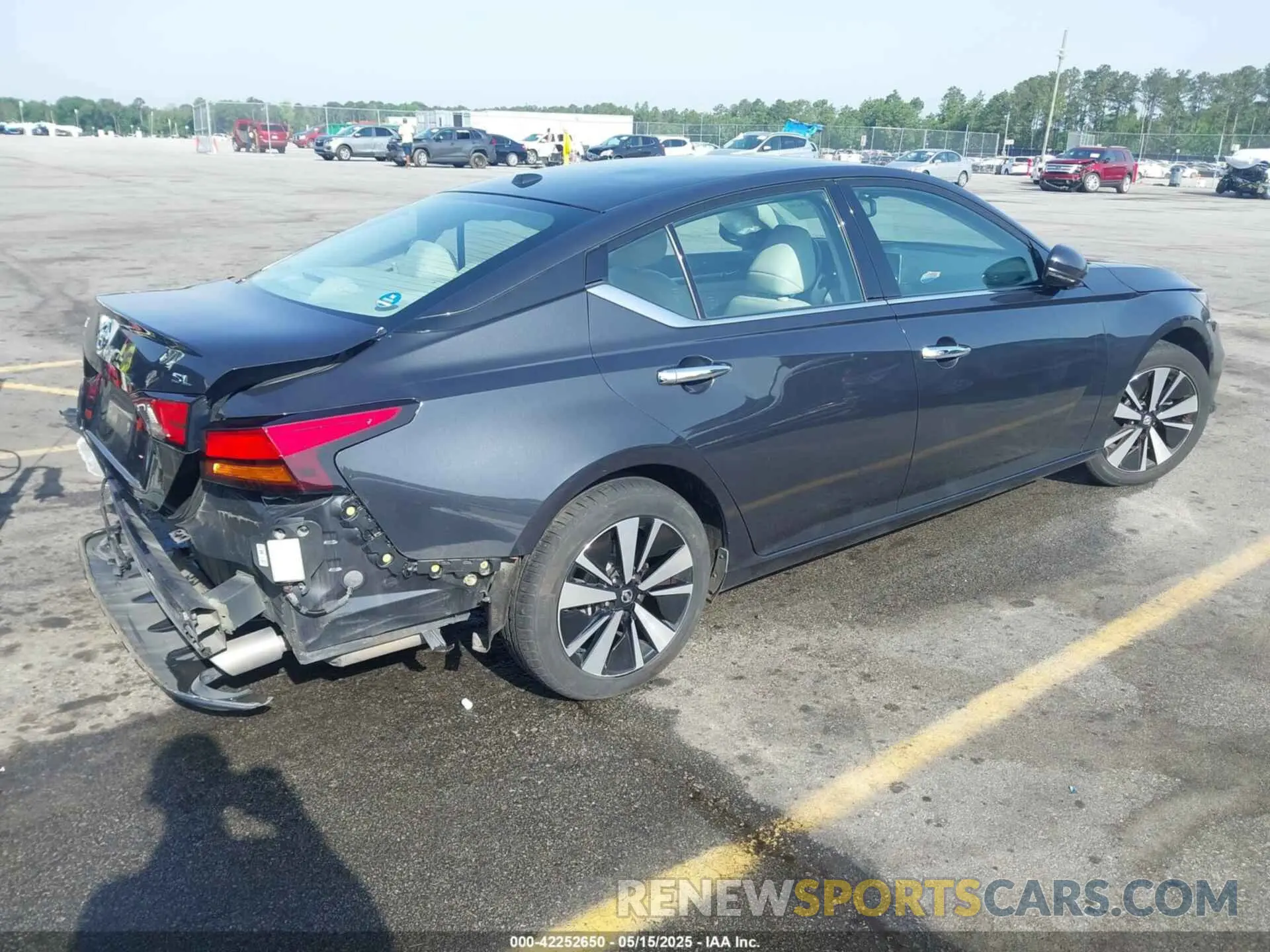 4 Photograph of a damaged car 1N4BL4EV5LC162873 NISSAN ALTIMA 2020