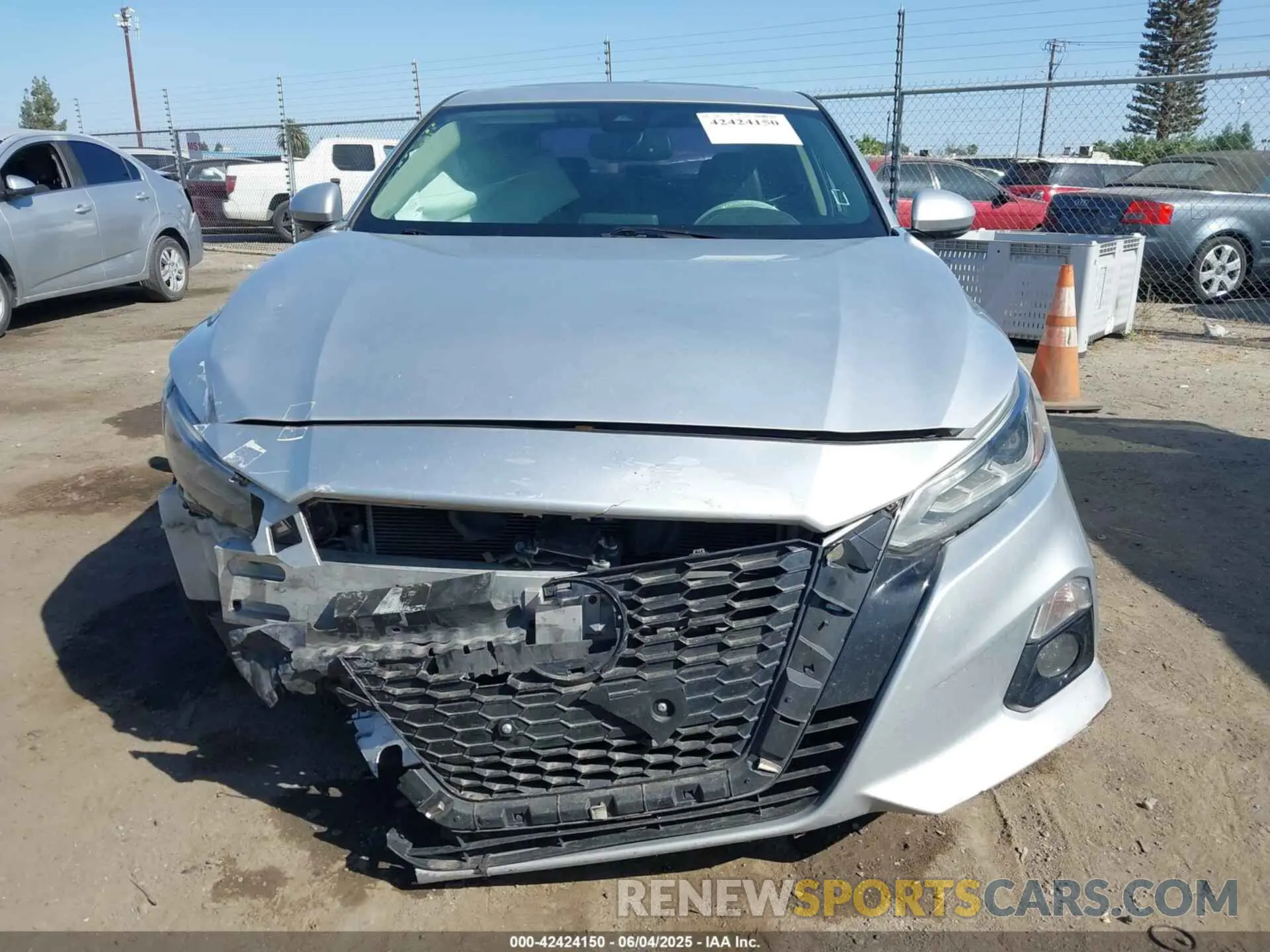 12 Photograph of a damaged car 1N4BL4EV5LC235112 NISSAN ALTIMA 2020
