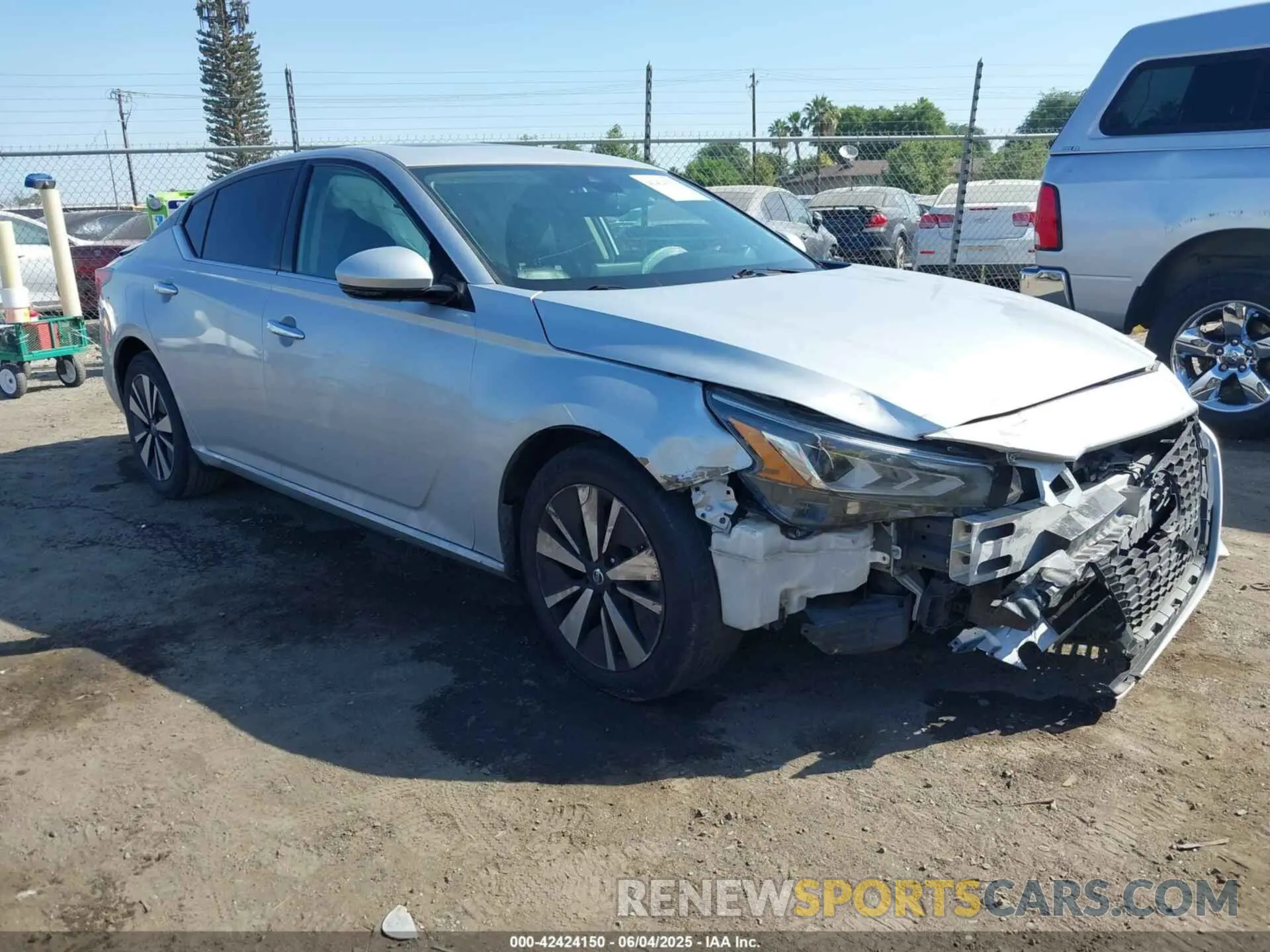 13 Photograph of a damaged car 1N4BL4EV5LC235112 NISSAN ALTIMA 2020