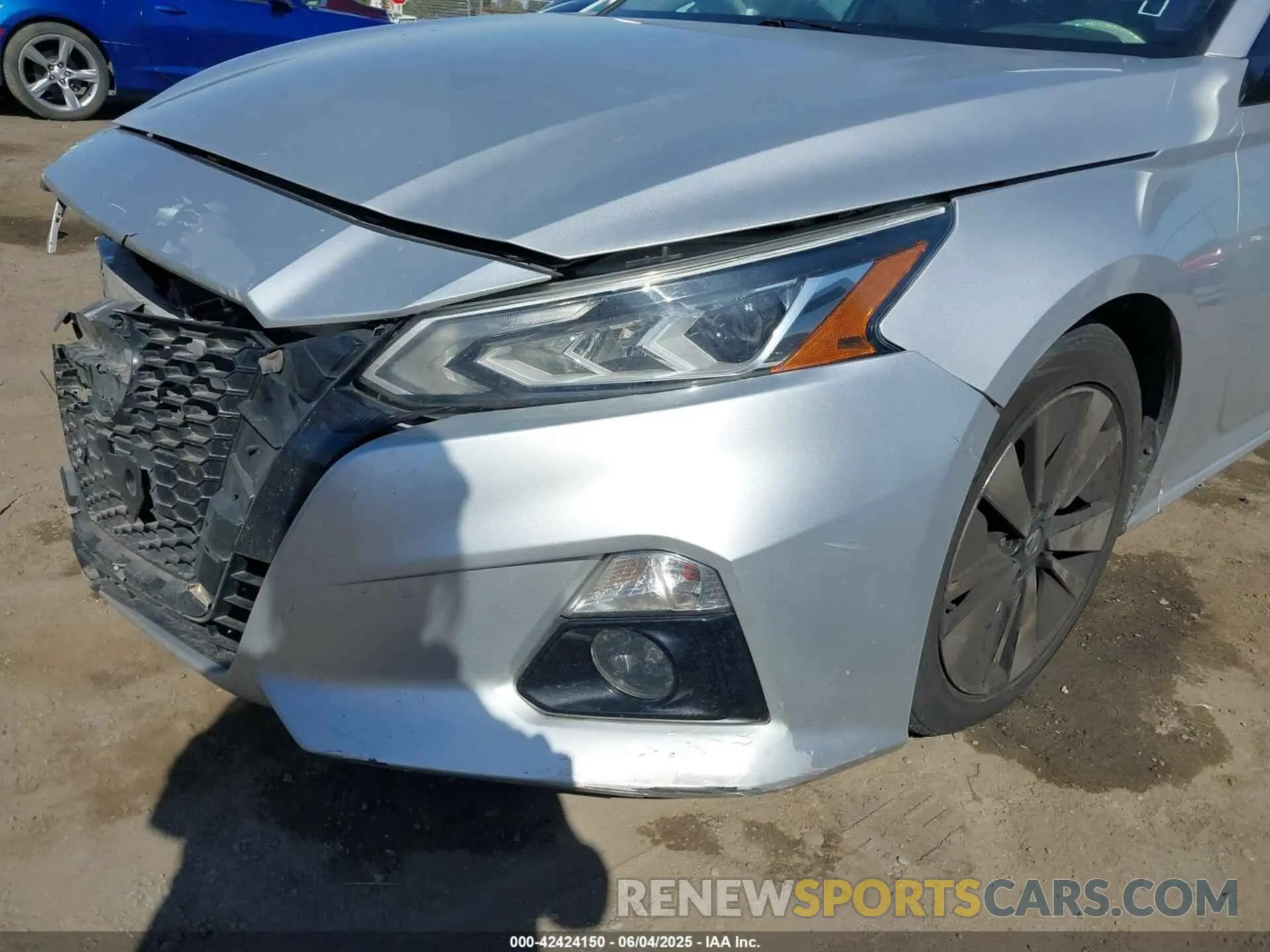 18 Photograph of a damaged car 1N4BL4EV5LC235112 NISSAN ALTIMA 2020