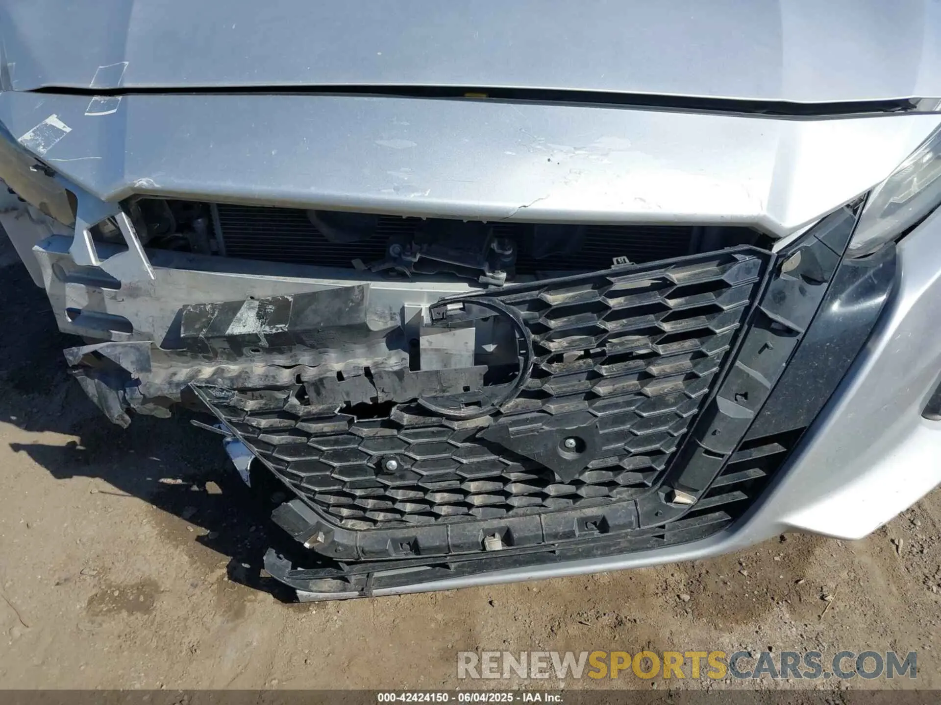 19 Photograph of a damaged car 1N4BL4EV5LC235112 NISSAN ALTIMA 2020