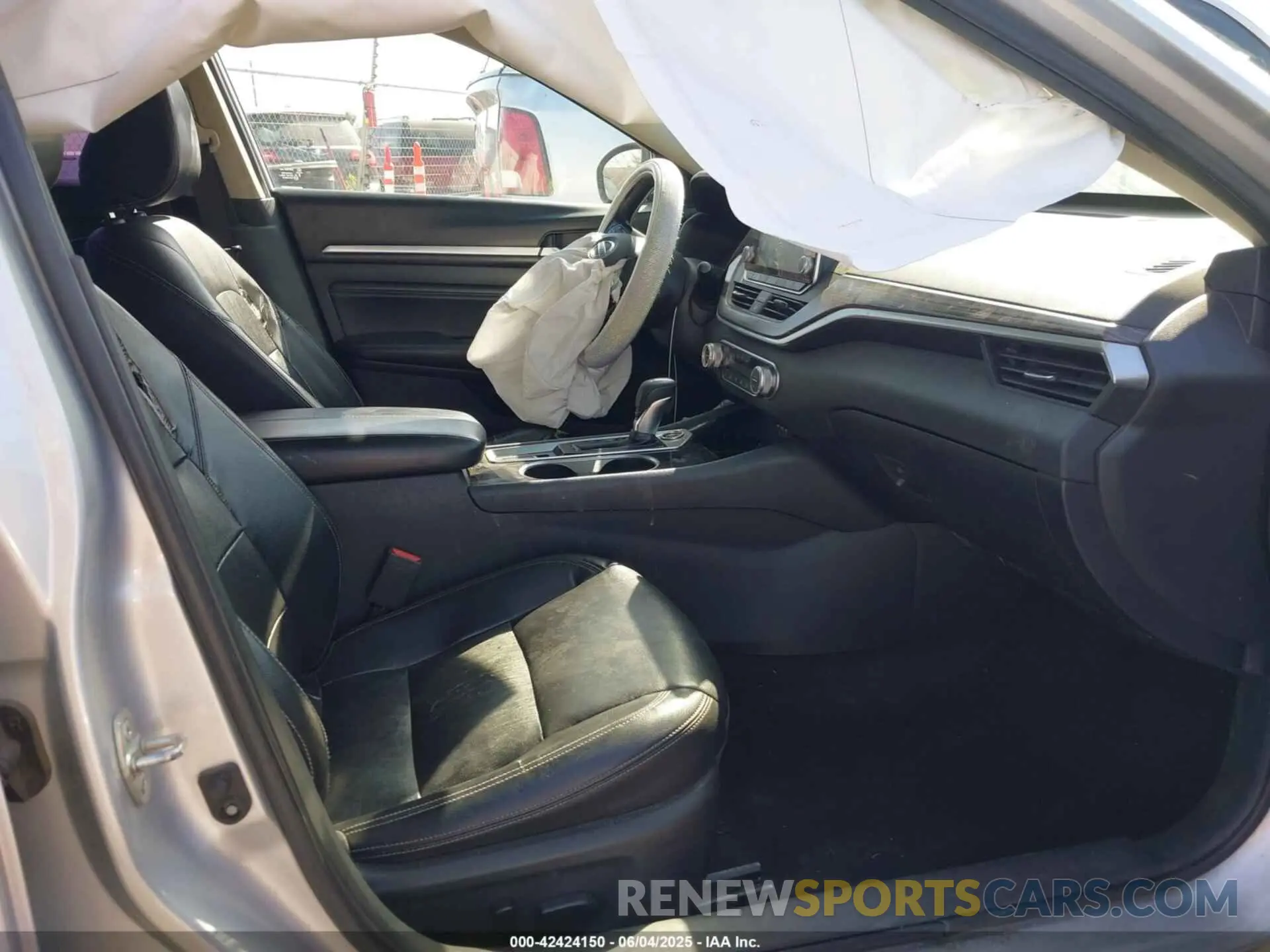5 Photograph of a damaged car 1N4BL4EV5LC235112 NISSAN ALTIMA 2020
