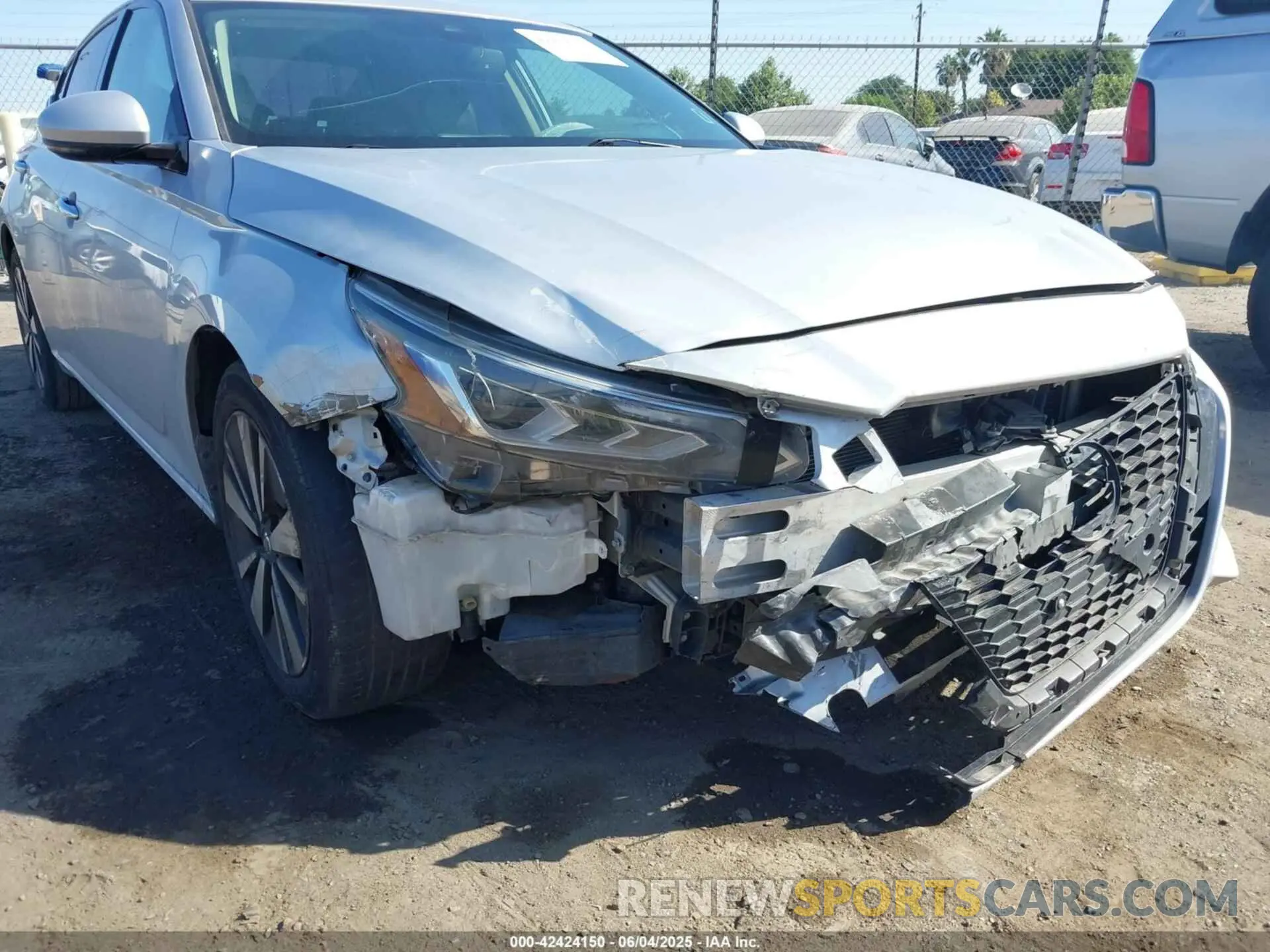 6 Photograph of a damaged car 1N4BL4EV5LC235112 NISSAN ALTIMA 2020