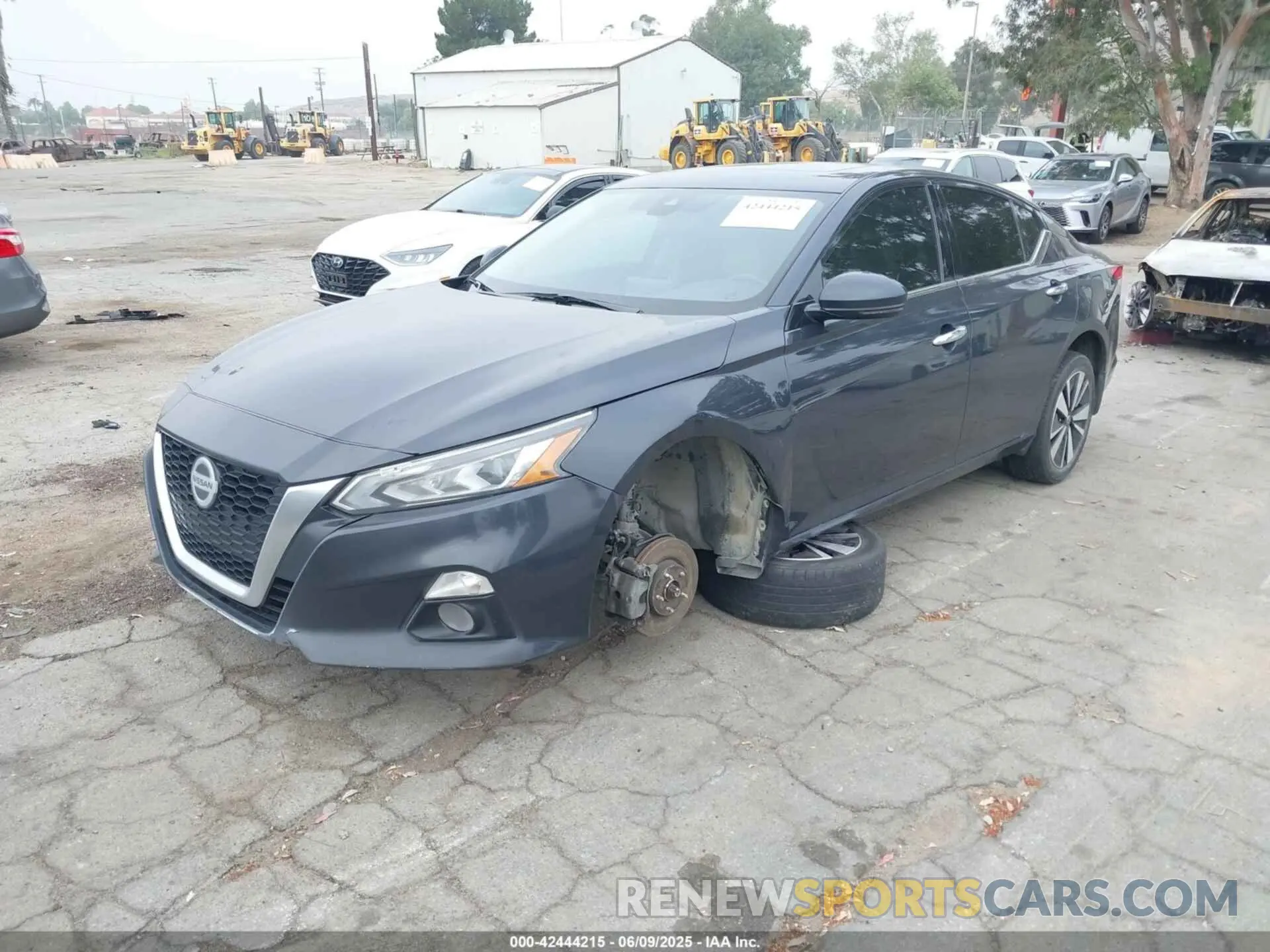 2 Photograph of a damaged car 1N4BL4EV6LC224698 NISSAN ALTIMA 2020