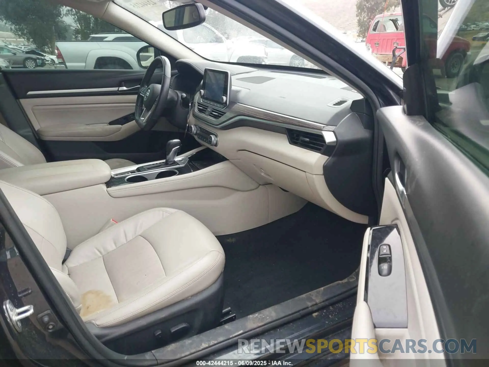 5 Photograph of a damaged car 1N4BL4EV6LC224698 NISSAN ALTIMA 2020