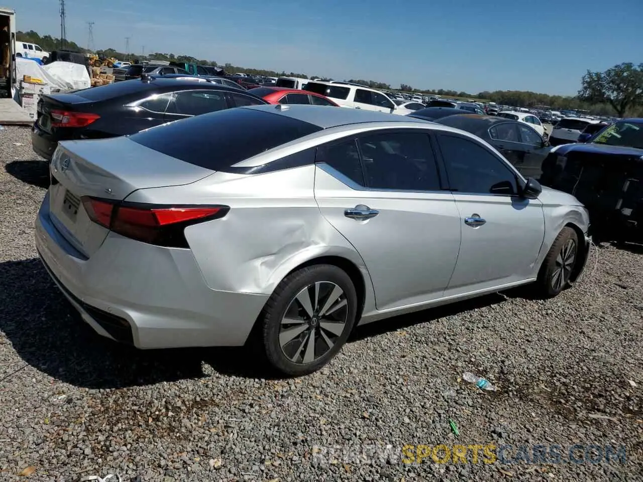 3 Photograph of a damaged car 1N4BL4EV7LC123086 NISSAN ALTIMA 2020