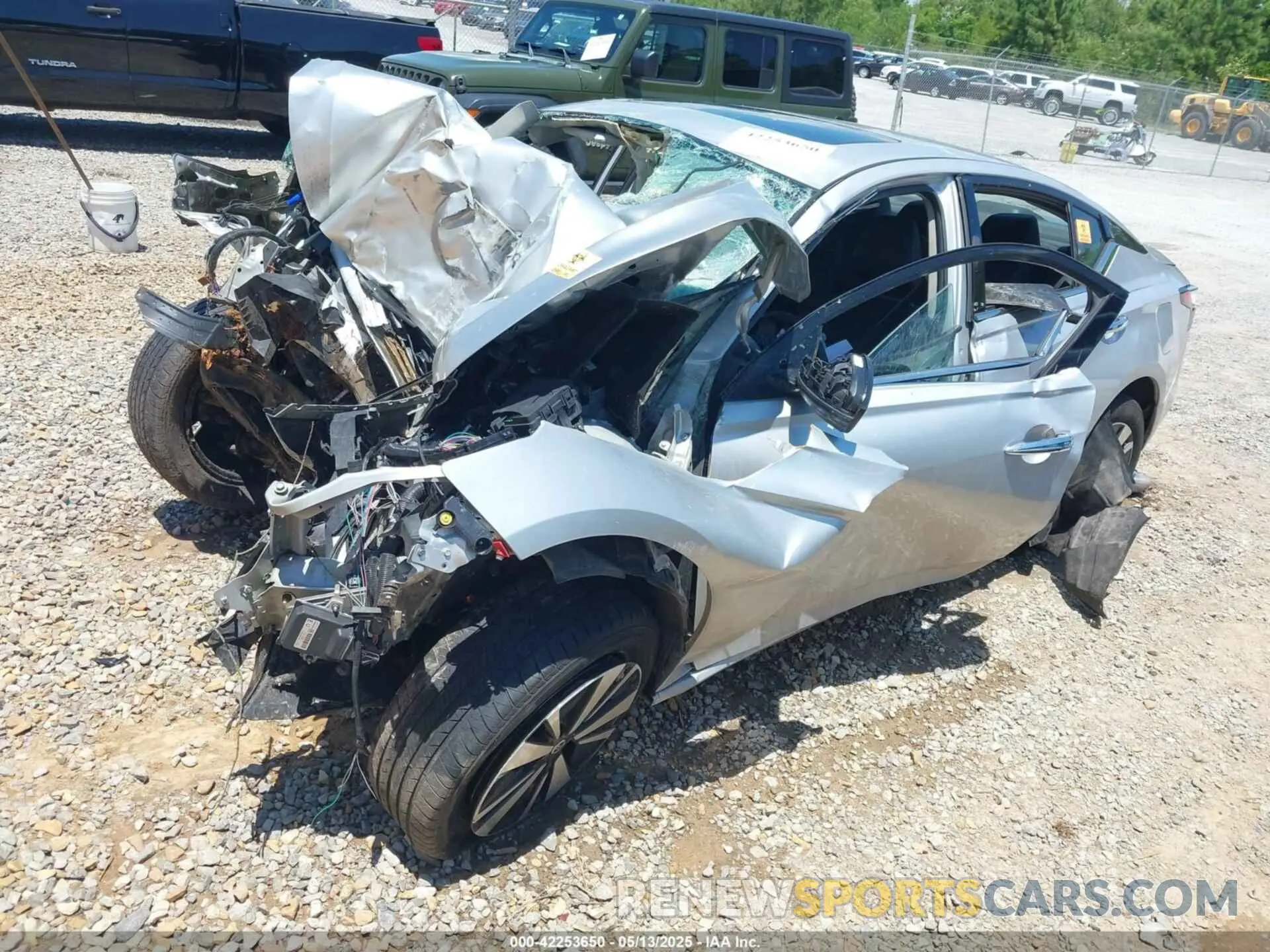 2 Photograph of a damaged car 1N4BL4EV7LC163877 NISSAN ALTIMA 2020