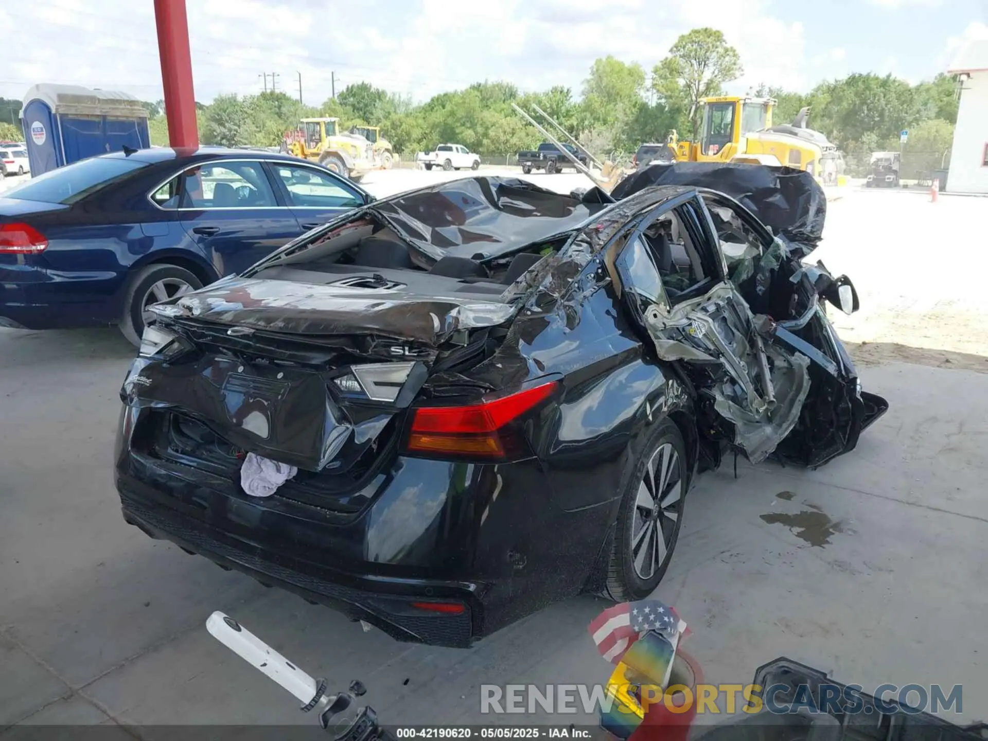 4 Photograph of a damaged car 1N4BL4EV7LC250842 NISSAN ALTIMA 2020