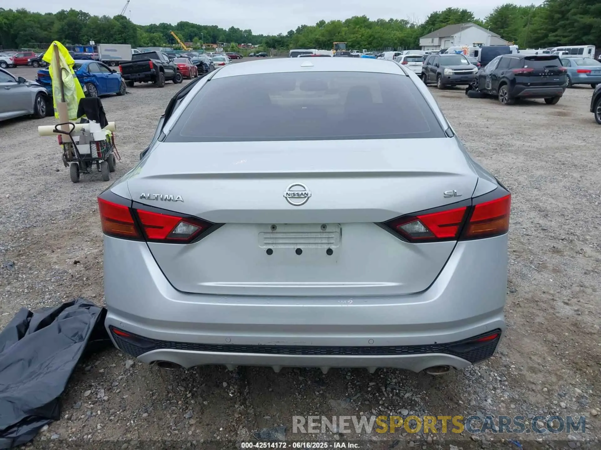 17 Photograph of a damaged car 1N4BL4EV8LC146134 NISSAN ALTIMA 2020