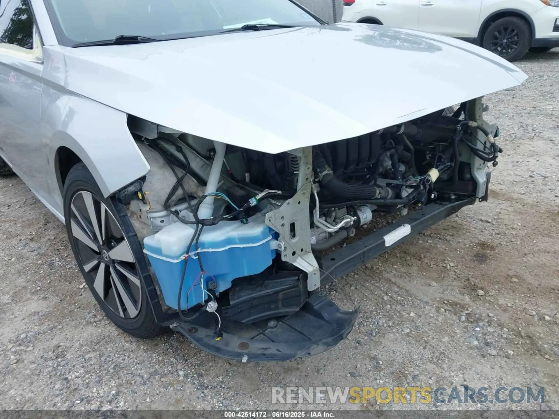 18 Photograph of a damaged car 1N4BL4EV8LC146134 NISSAN ALTIMA 2020